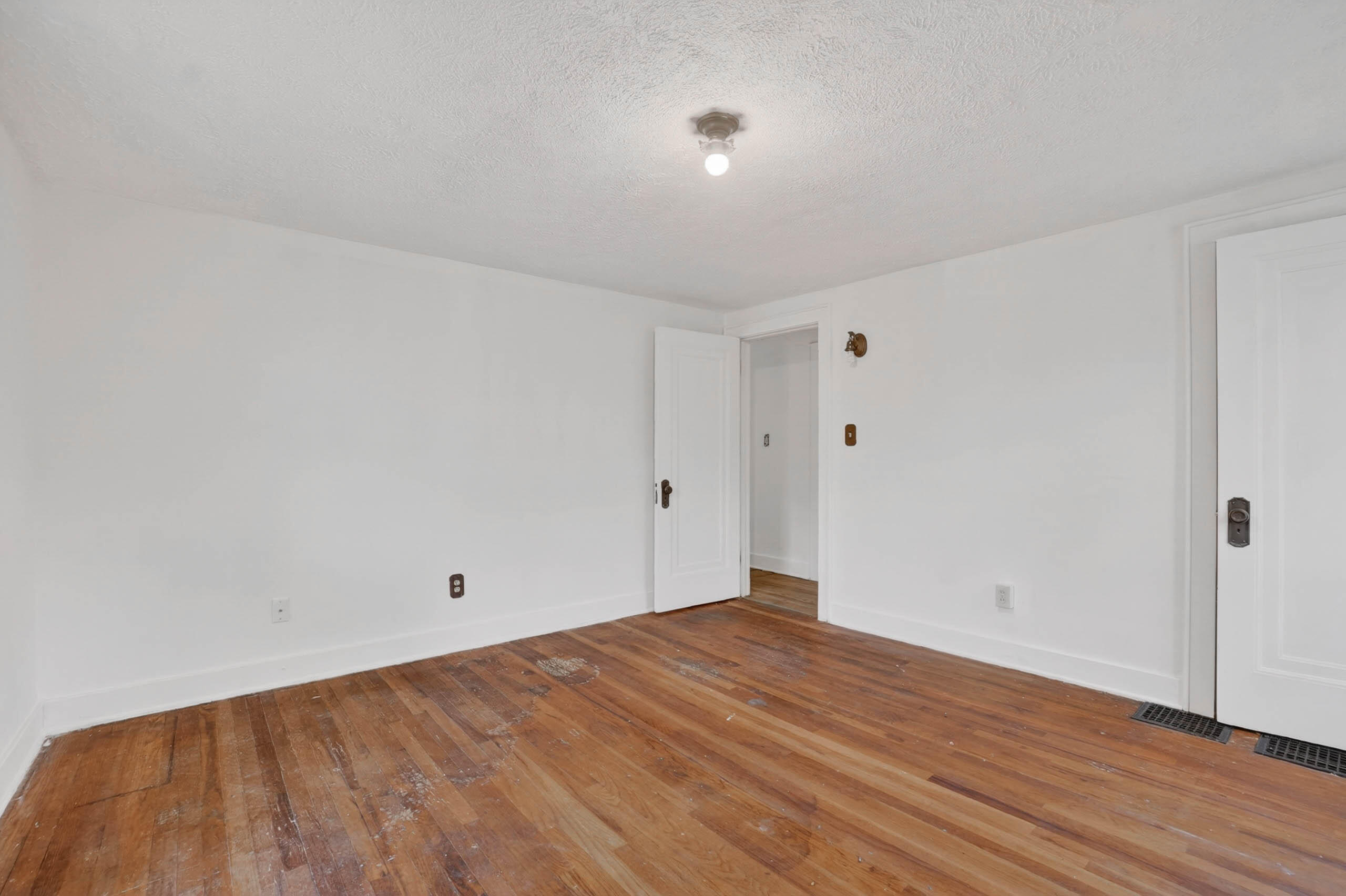 1109 S Genesee Drive Property Photo 26