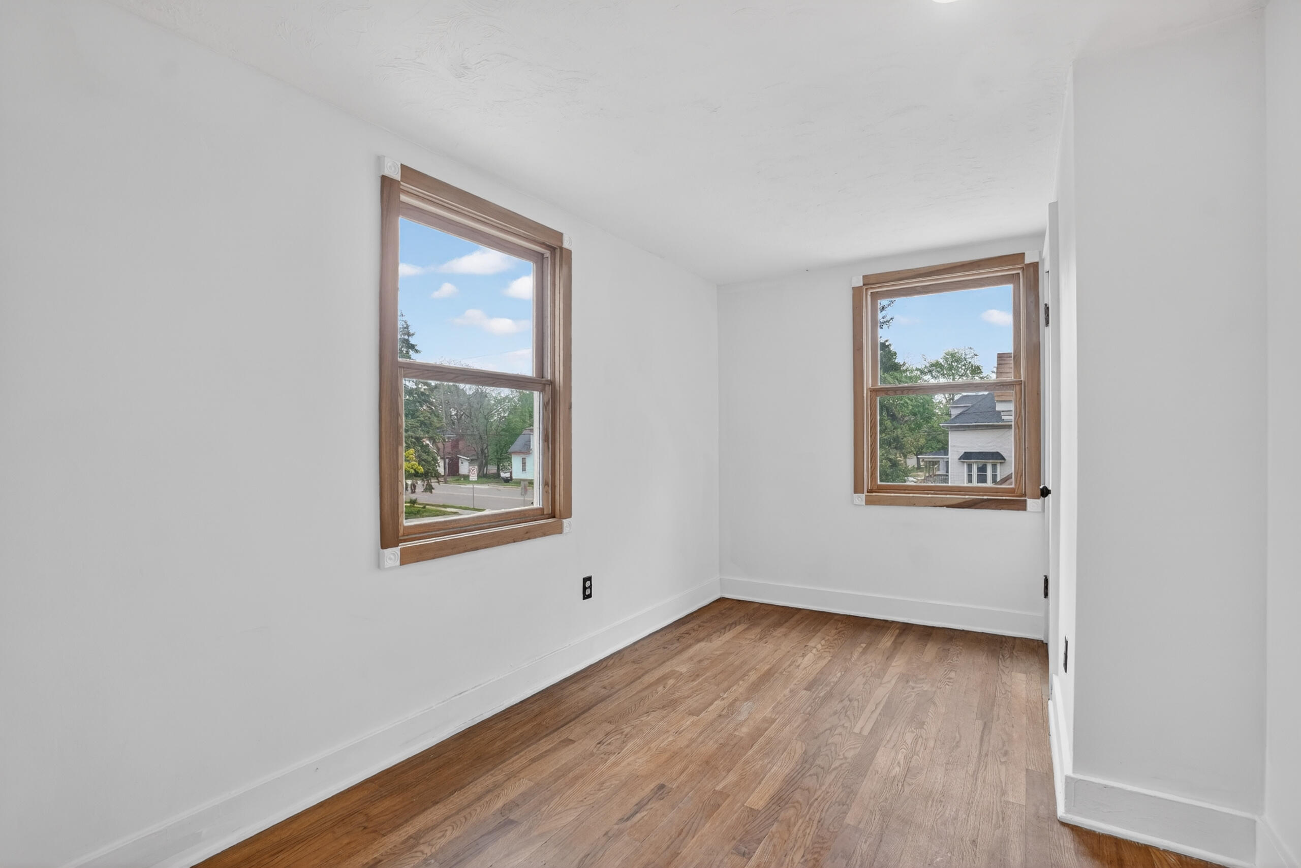 1109 S Genesee Drive Property Photo 27