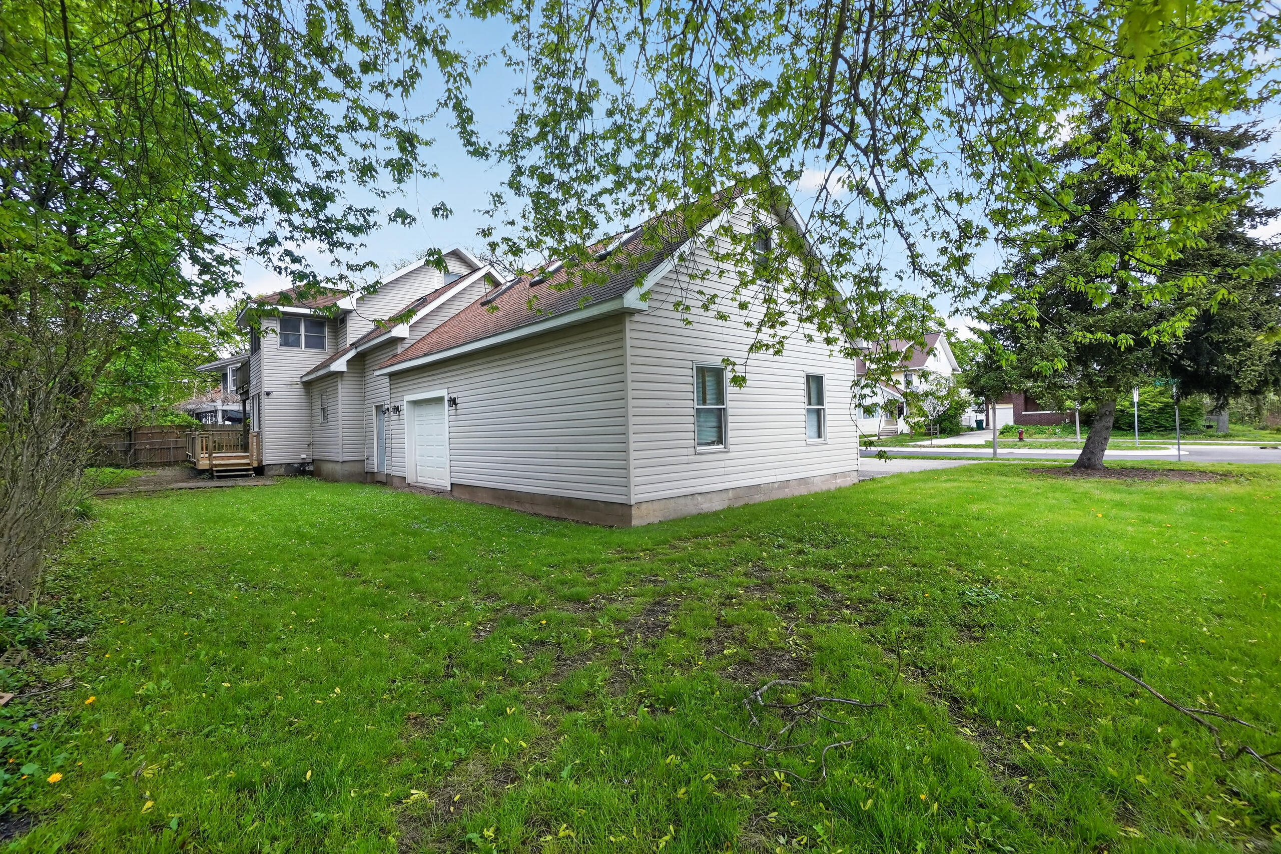 1109 S Genesee Drive Property Photo 38