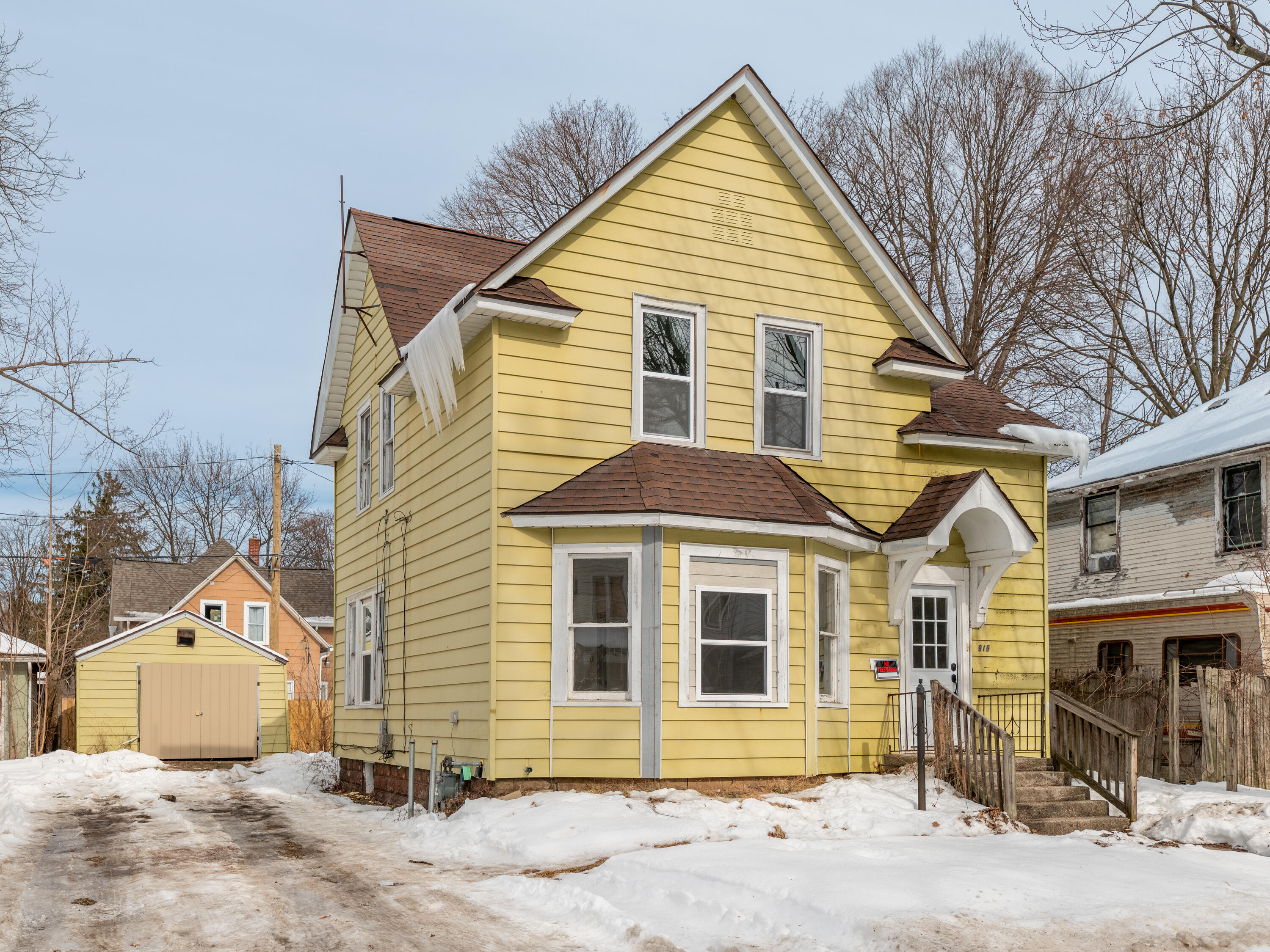 915 Hays Park Avenue Property Photo 1
