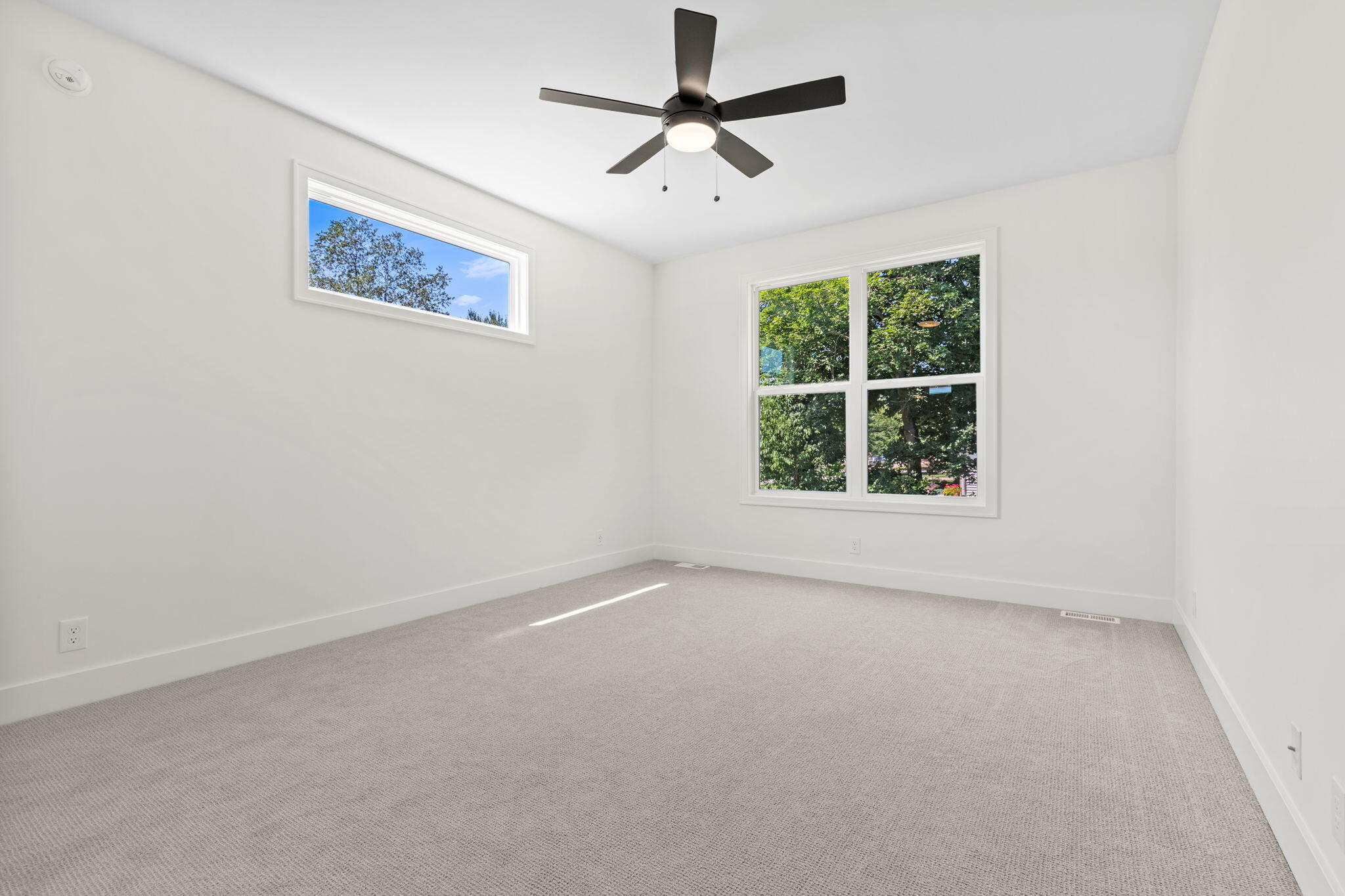 10711 Greyhound Avenue Property Photo 9