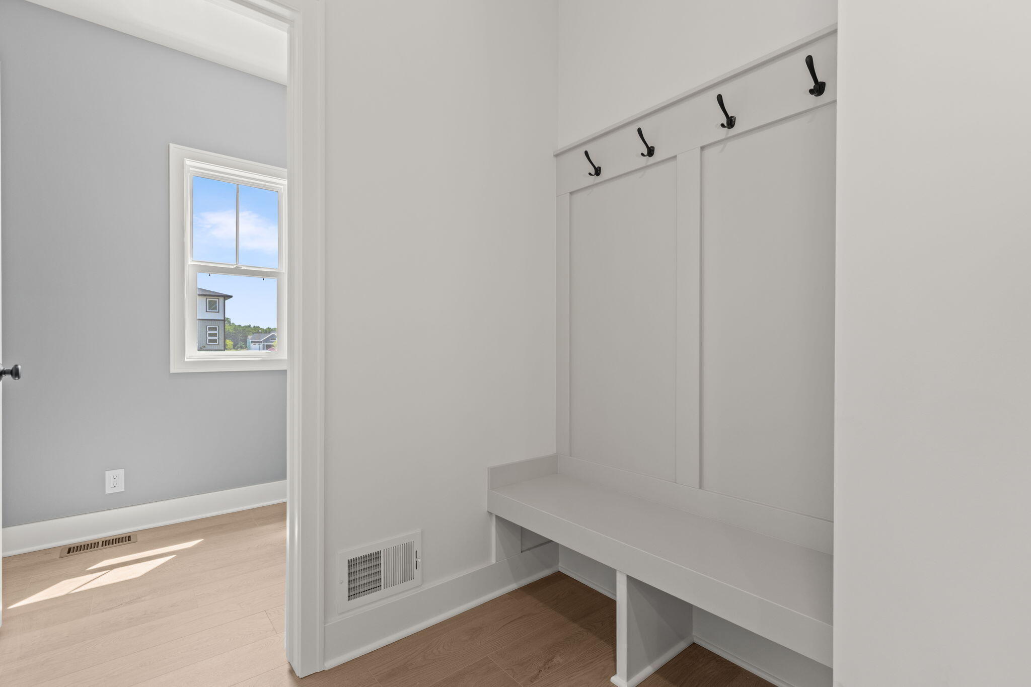 10711 Greyhound Avenue Property Photo 13