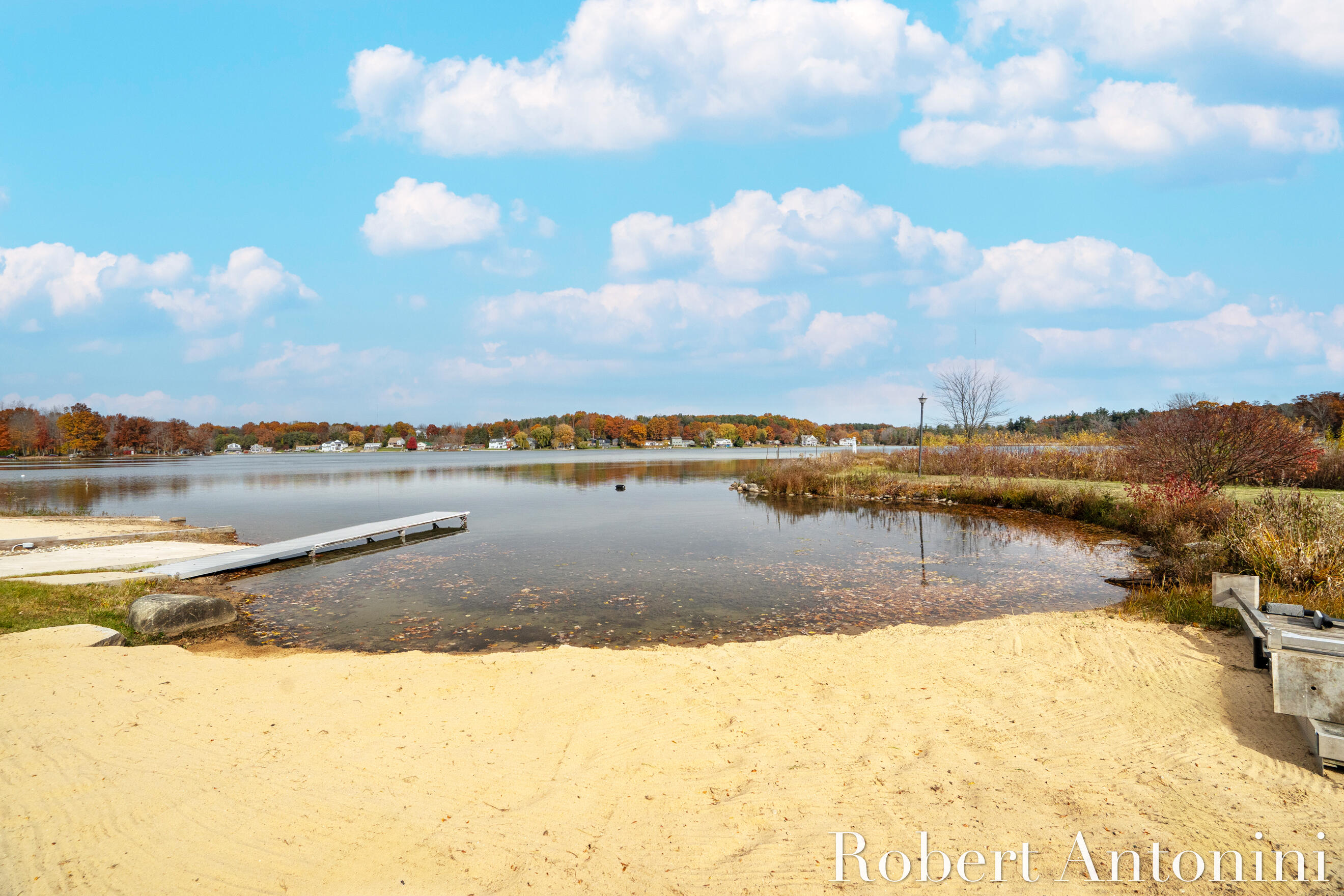 250 Shore Drive Property Photo 6