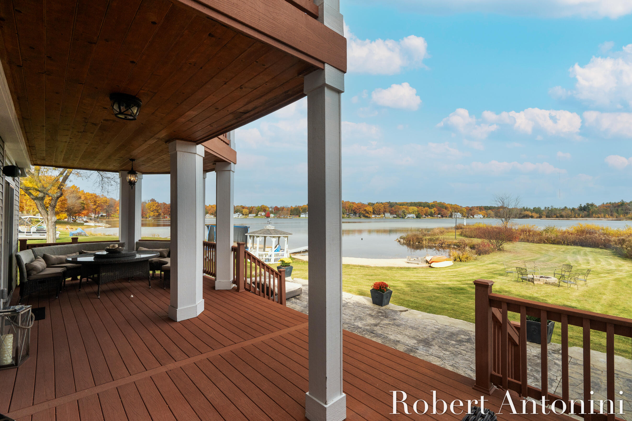 250 Shore Drive Property Photo 8