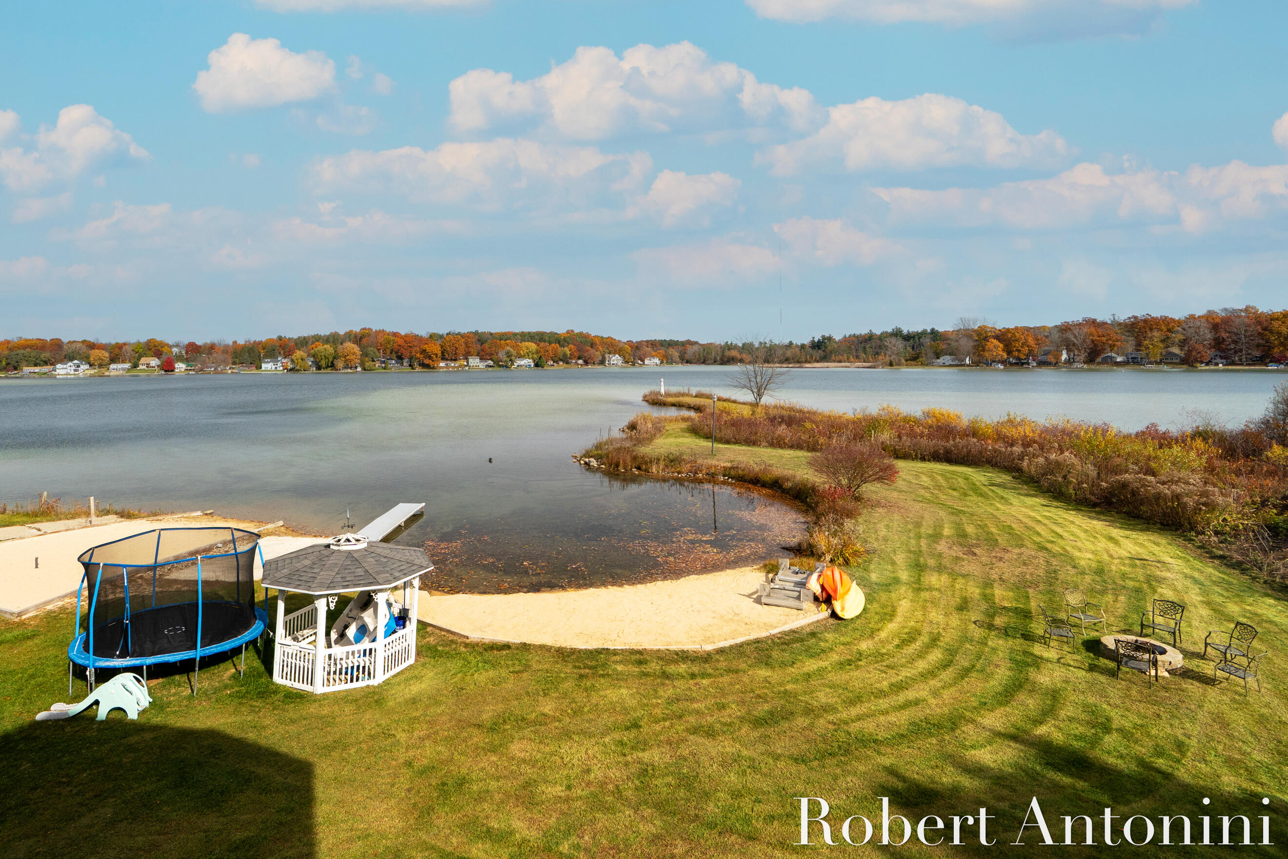 250 Shore Drive Property Photo 9