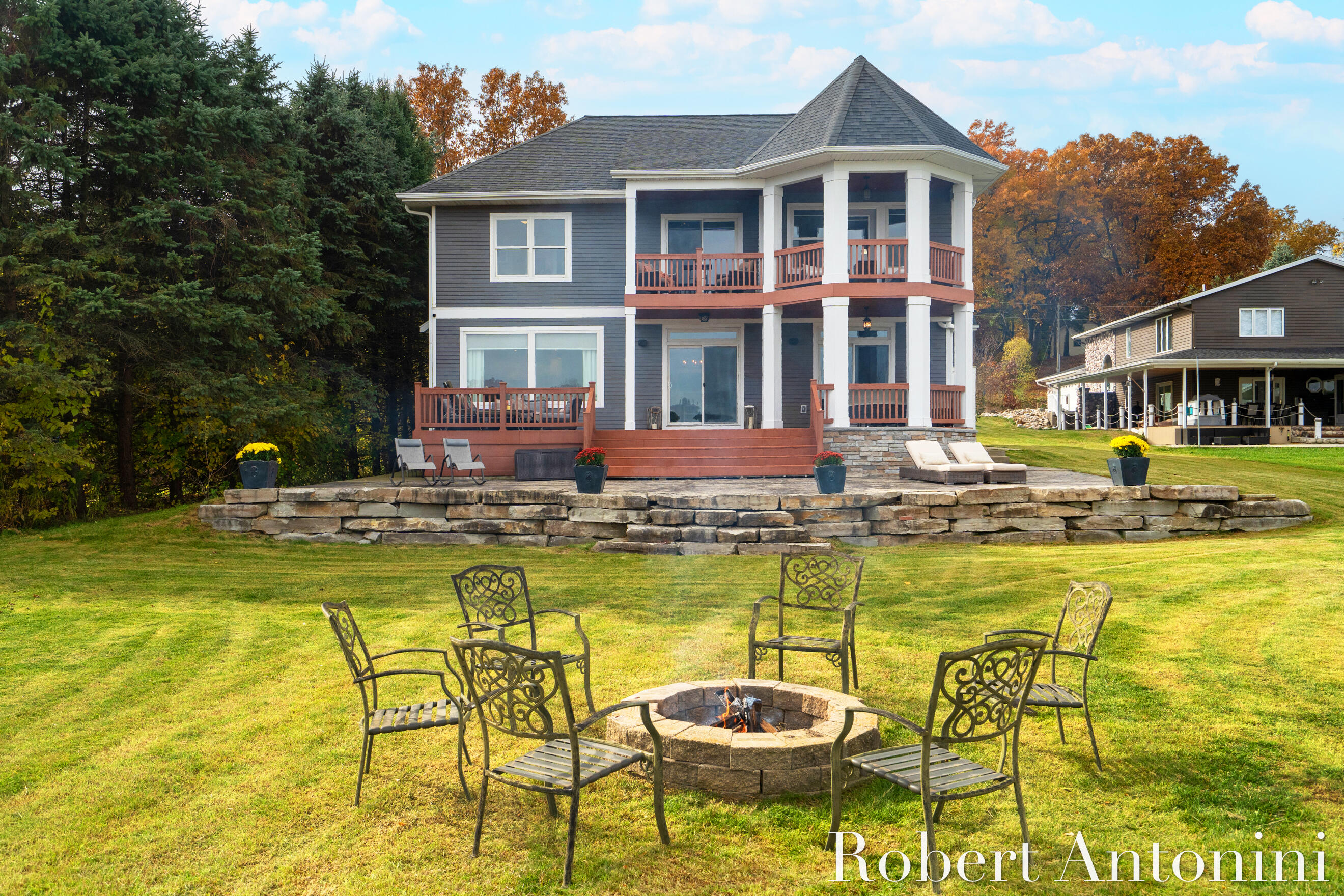 250 Shore Drive Property Photo 11