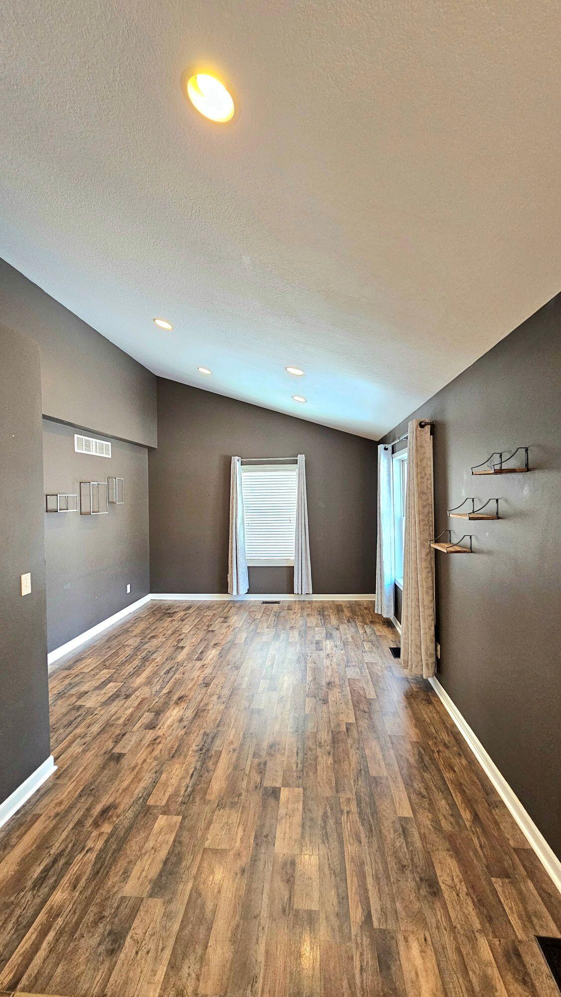 10513 Loughrea Lane Property Photo 7