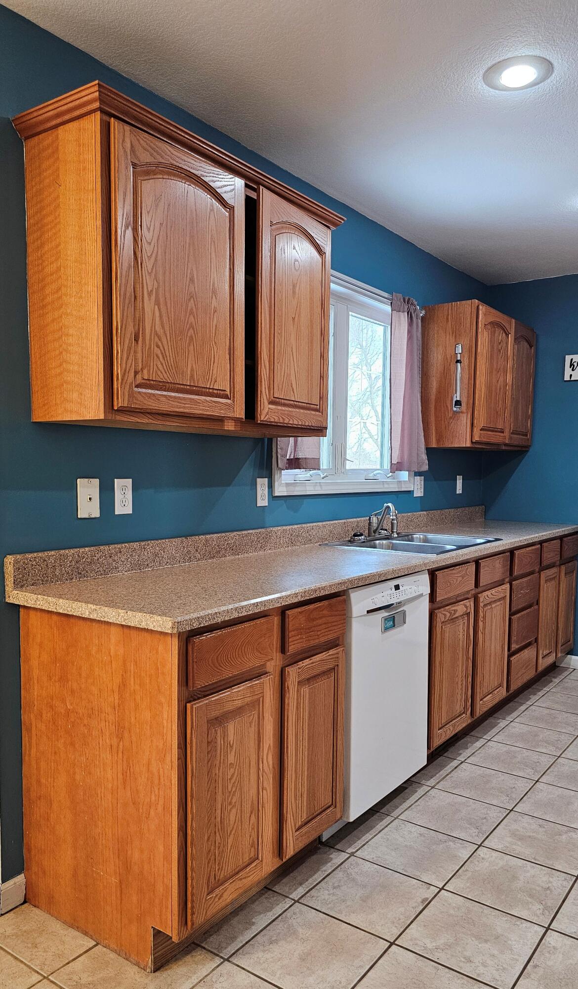 10513 Loughrea Lane Property Photo 9