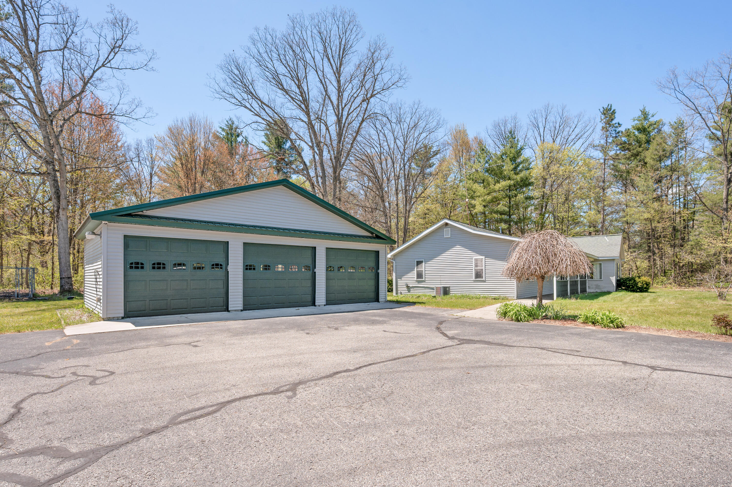 19077 12 Mile Road Property Photo 1