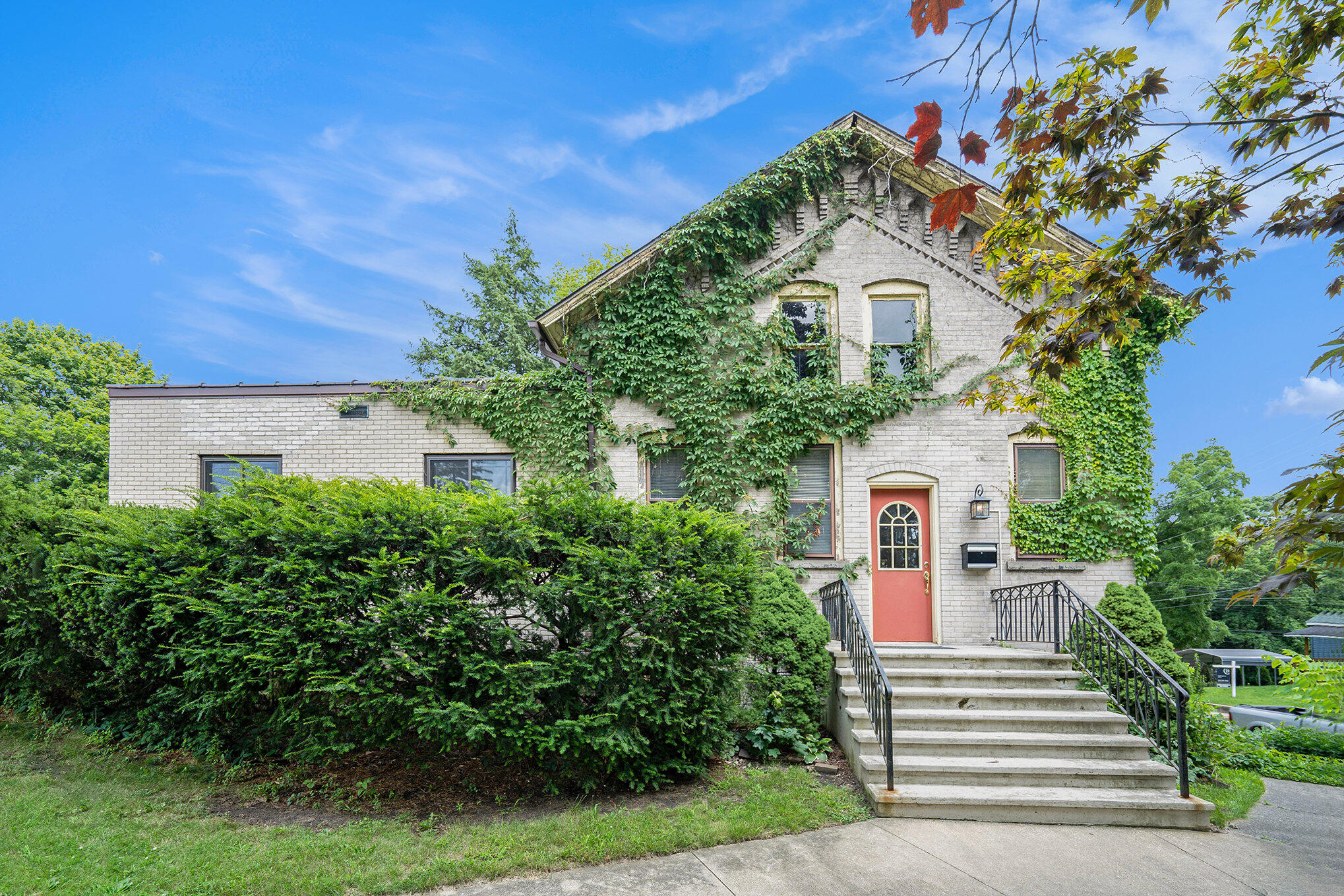 801 Portage Avenue Property Photo 2
