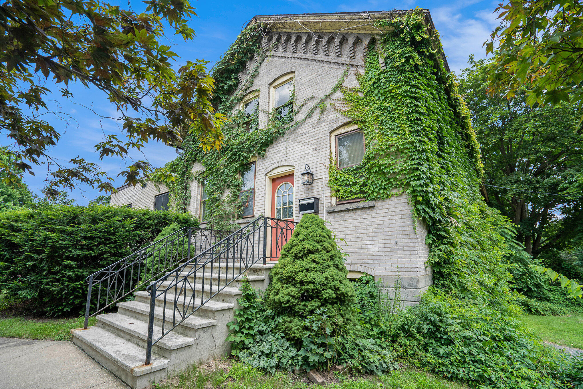 801 Portage Avenue Property Photo 3