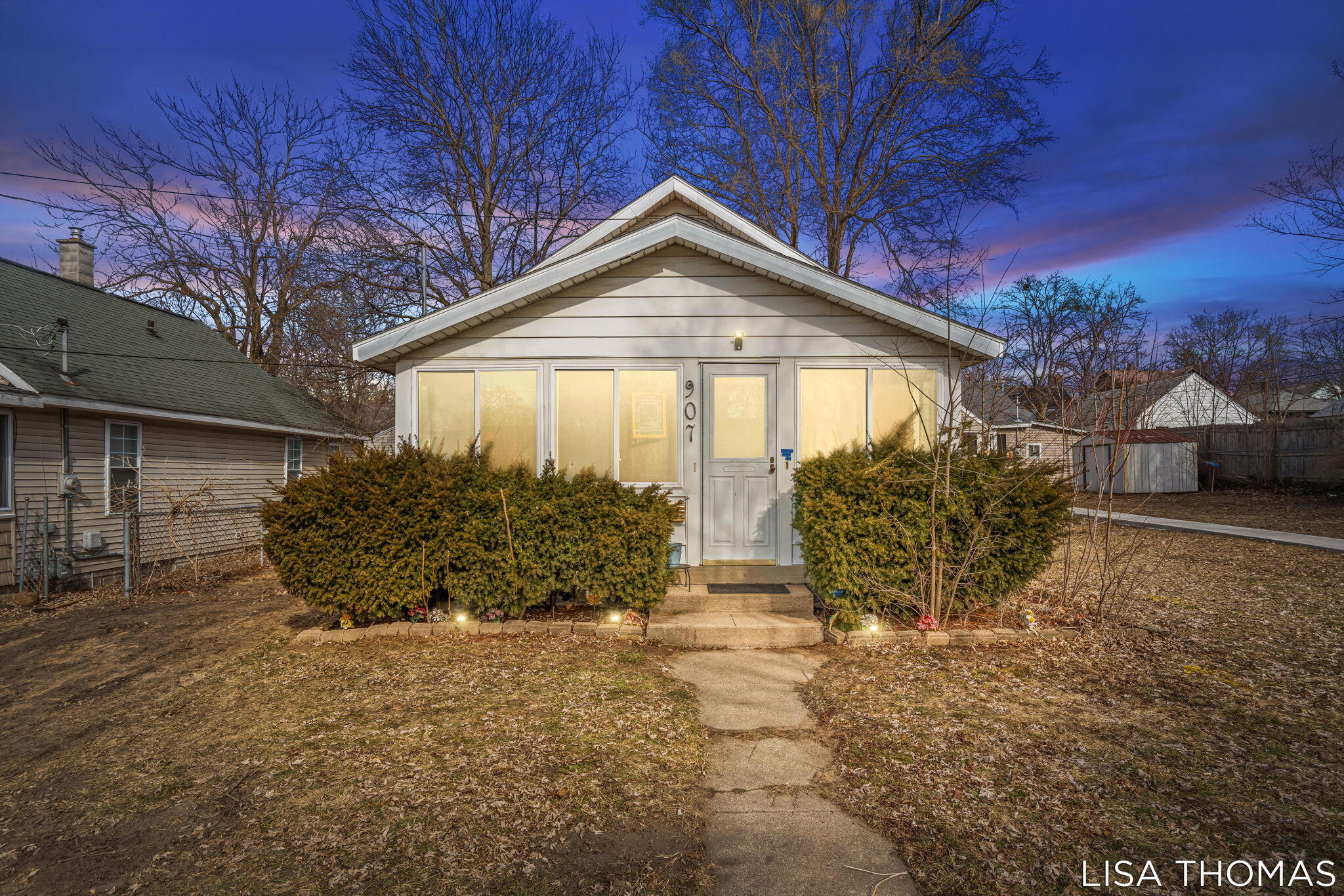 907 Merritt Street SE Property Photo 1