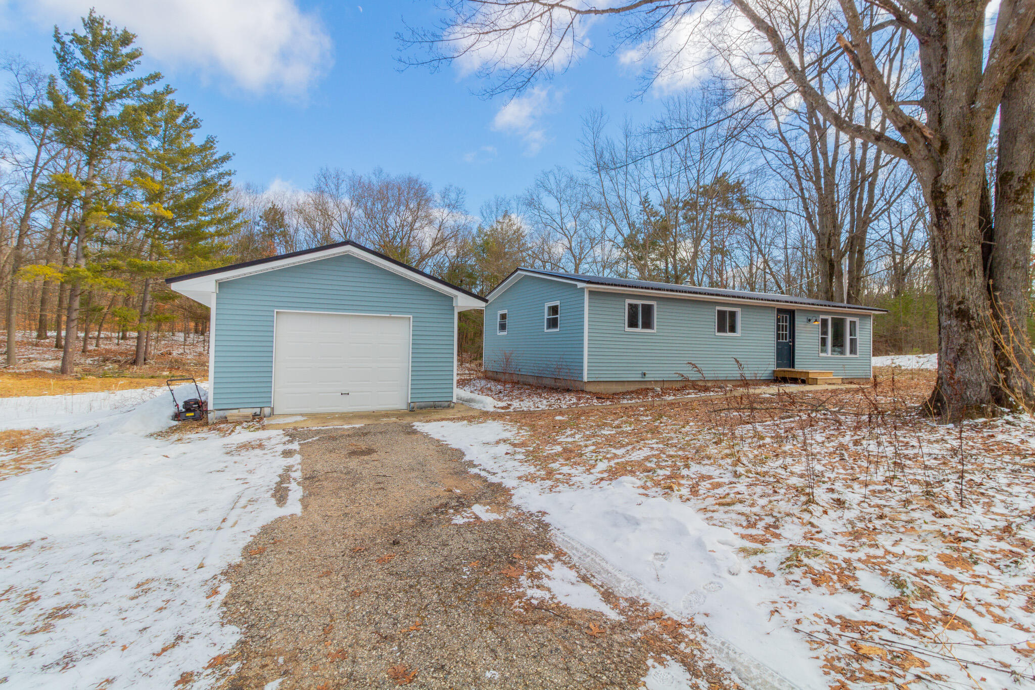 9848 90th Avenue Property Photo 1