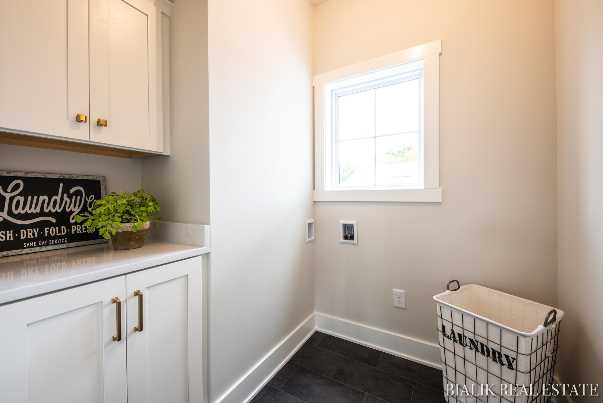 594 Sun Vale Lane Property Photo 34