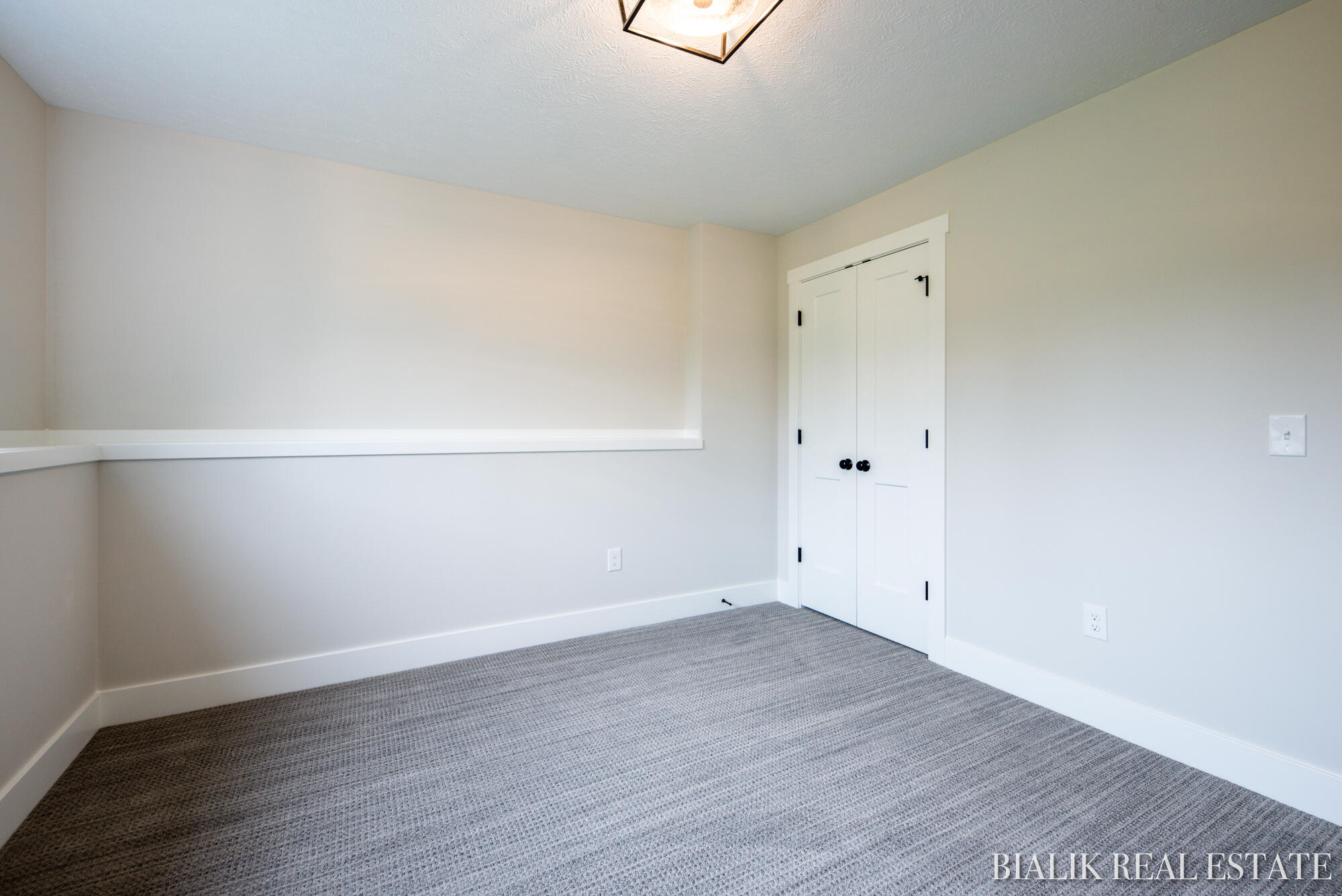 594 Sun Vale Lane Property Photo 43