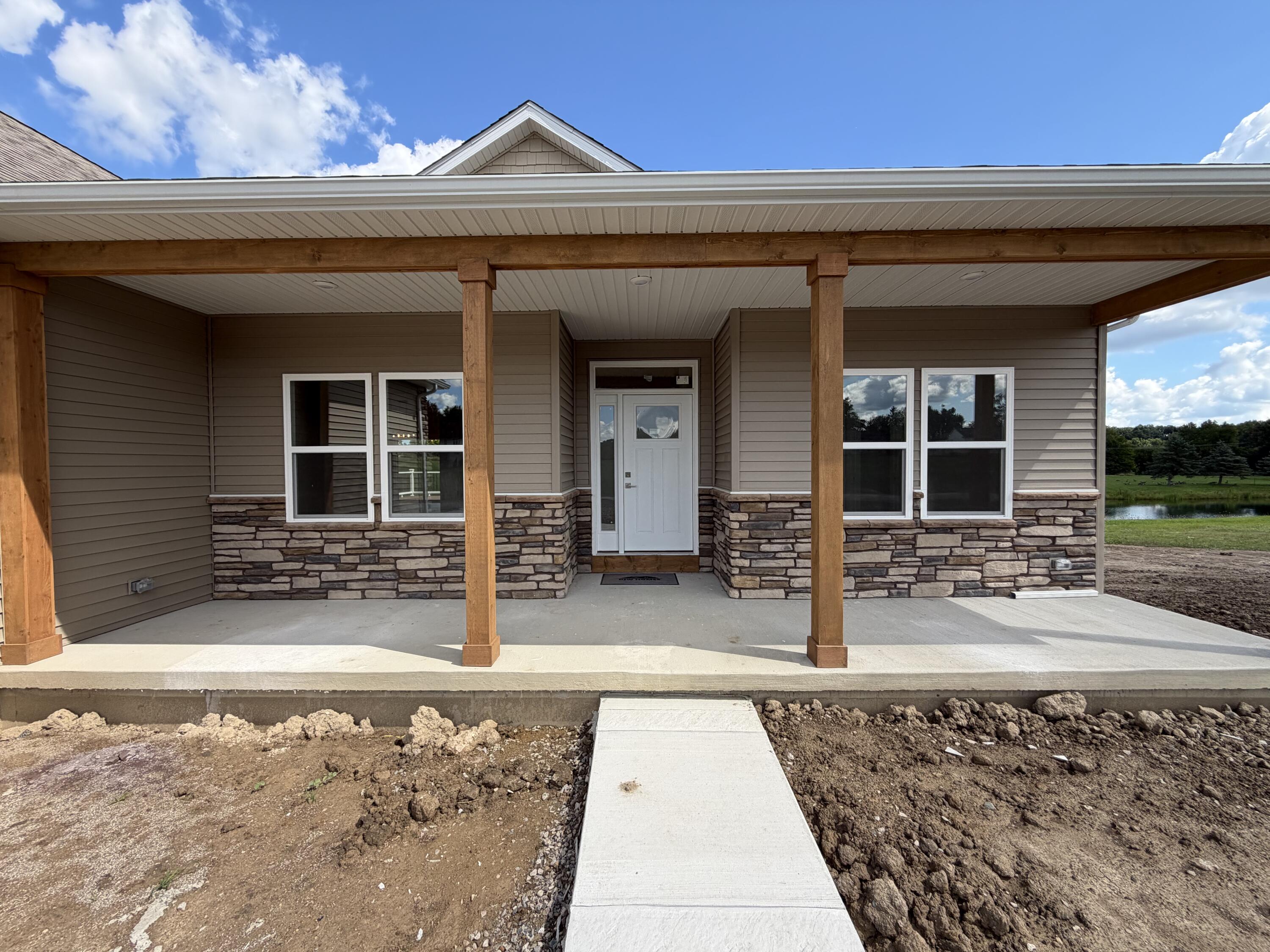 4958 Thompson Heights Drive Property Photo 1