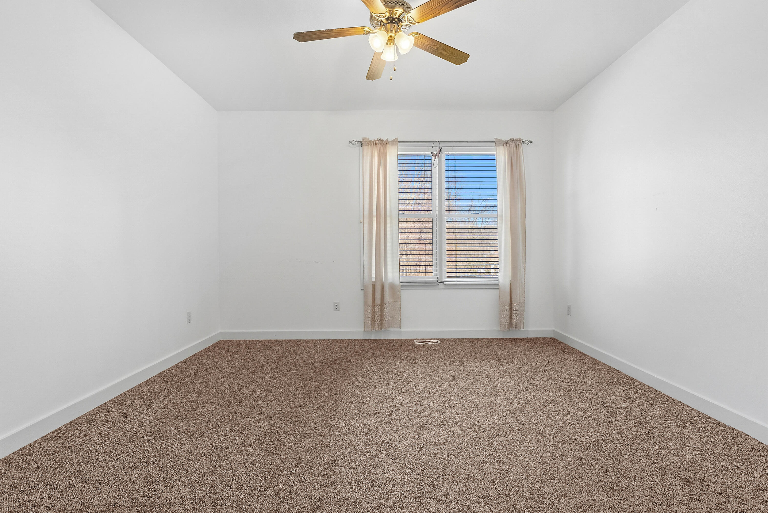 7625 Timberview Avenue Property Photo 27