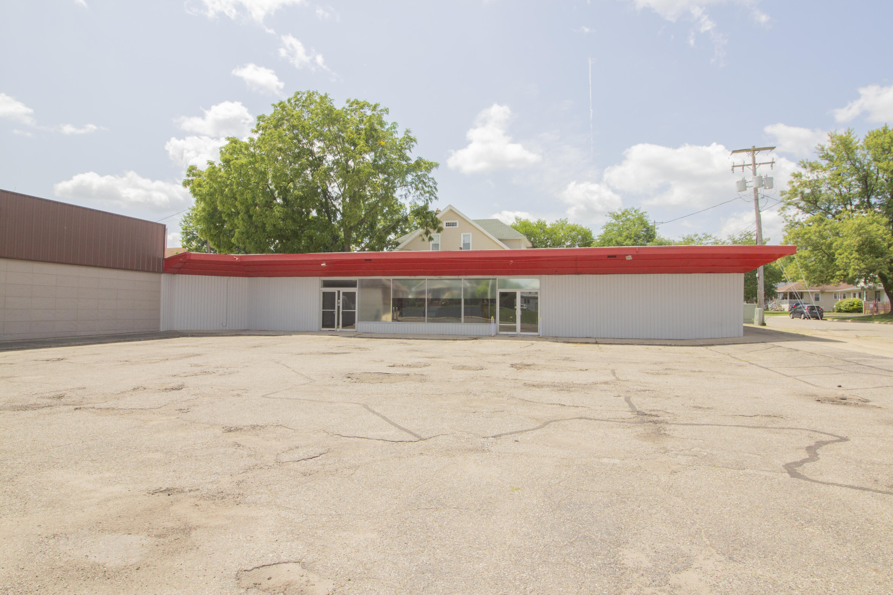 588 Capital Avenue SW A Property Photo 1