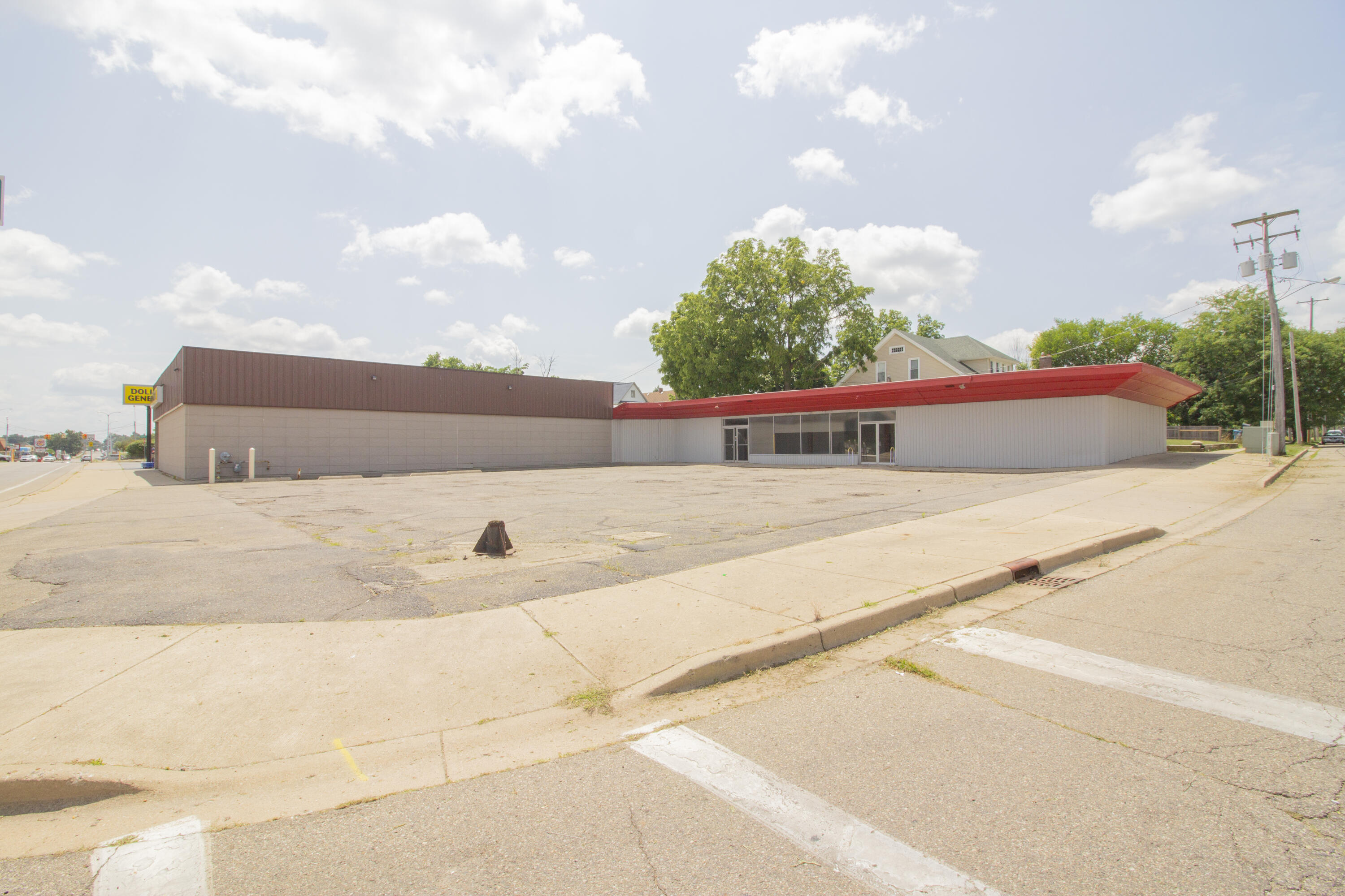 588 Capital Avenue Sw A Property Photo 2