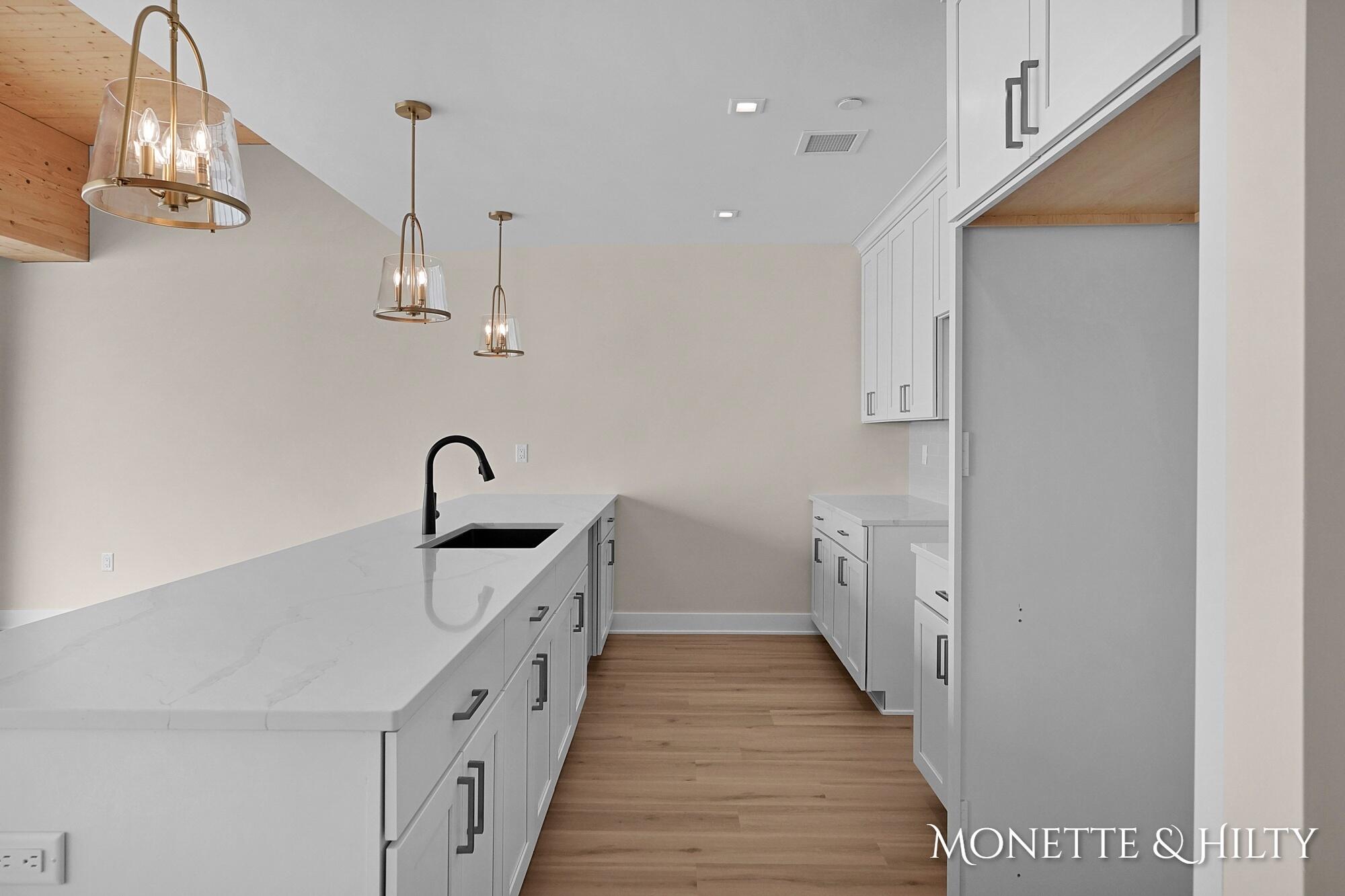 901 Adelaide Circle 607 Property Photo 10