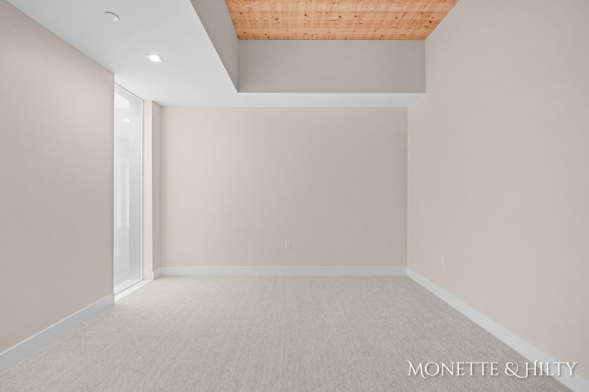 901 Adelaide Circle 607 Property Photo 13
