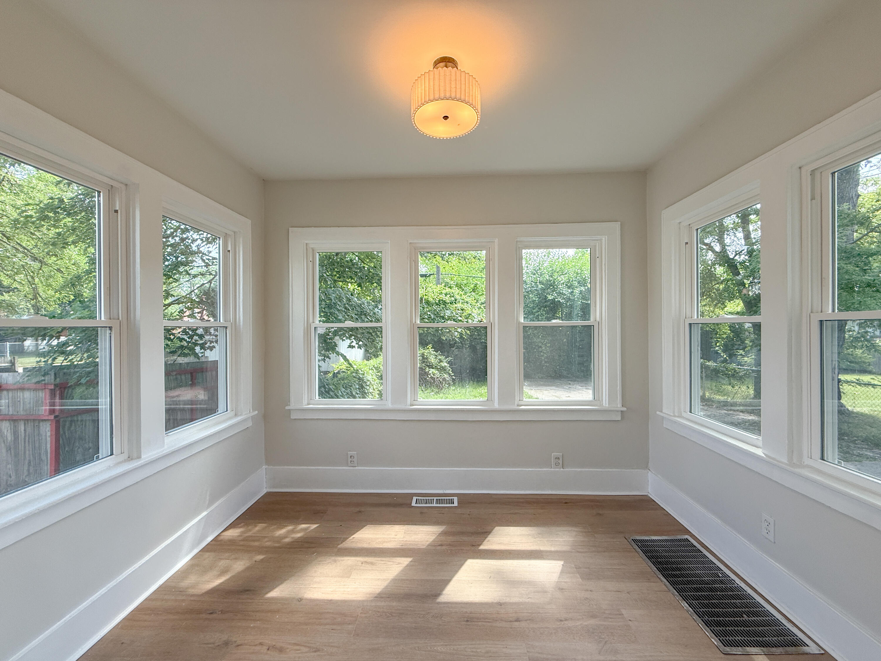 15786 Rutherford Street Property Photo 15
