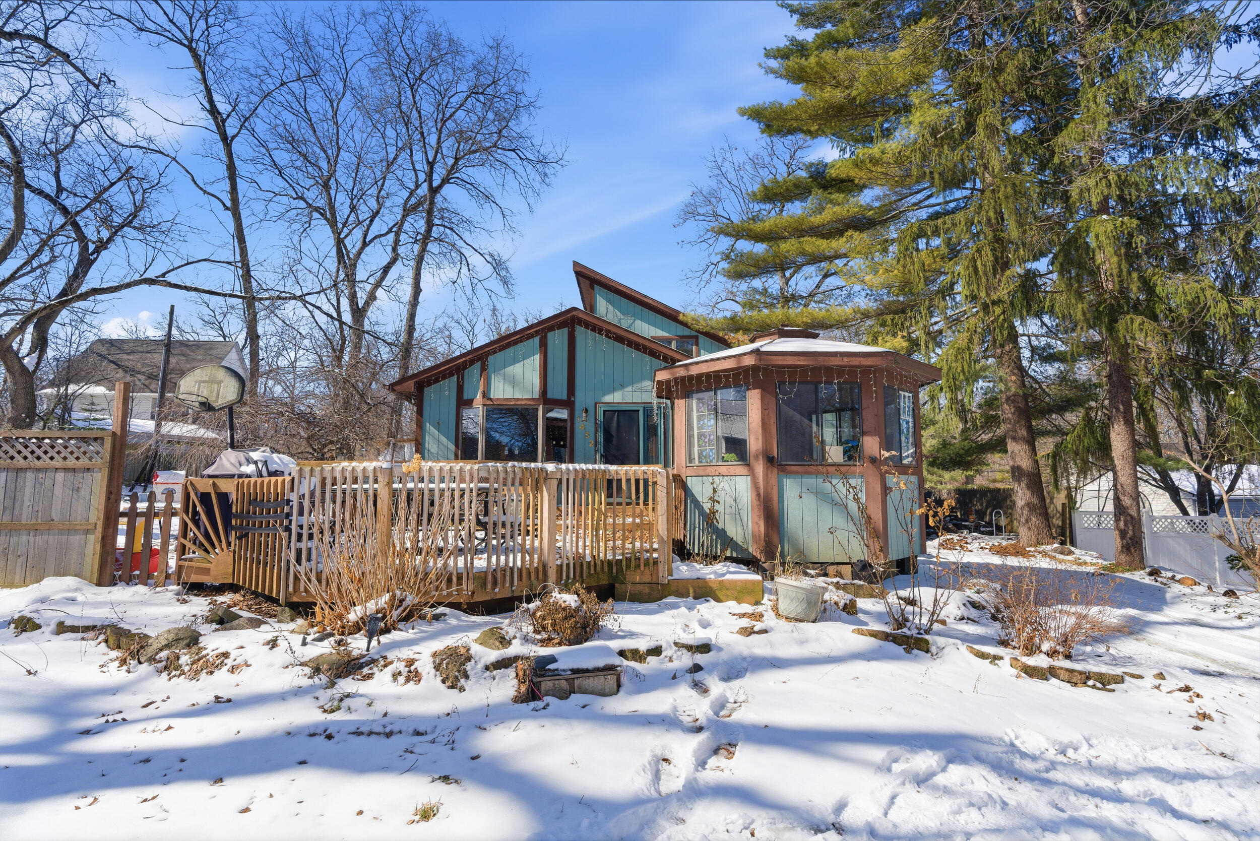 1452 Langfield Street Property Photo 1