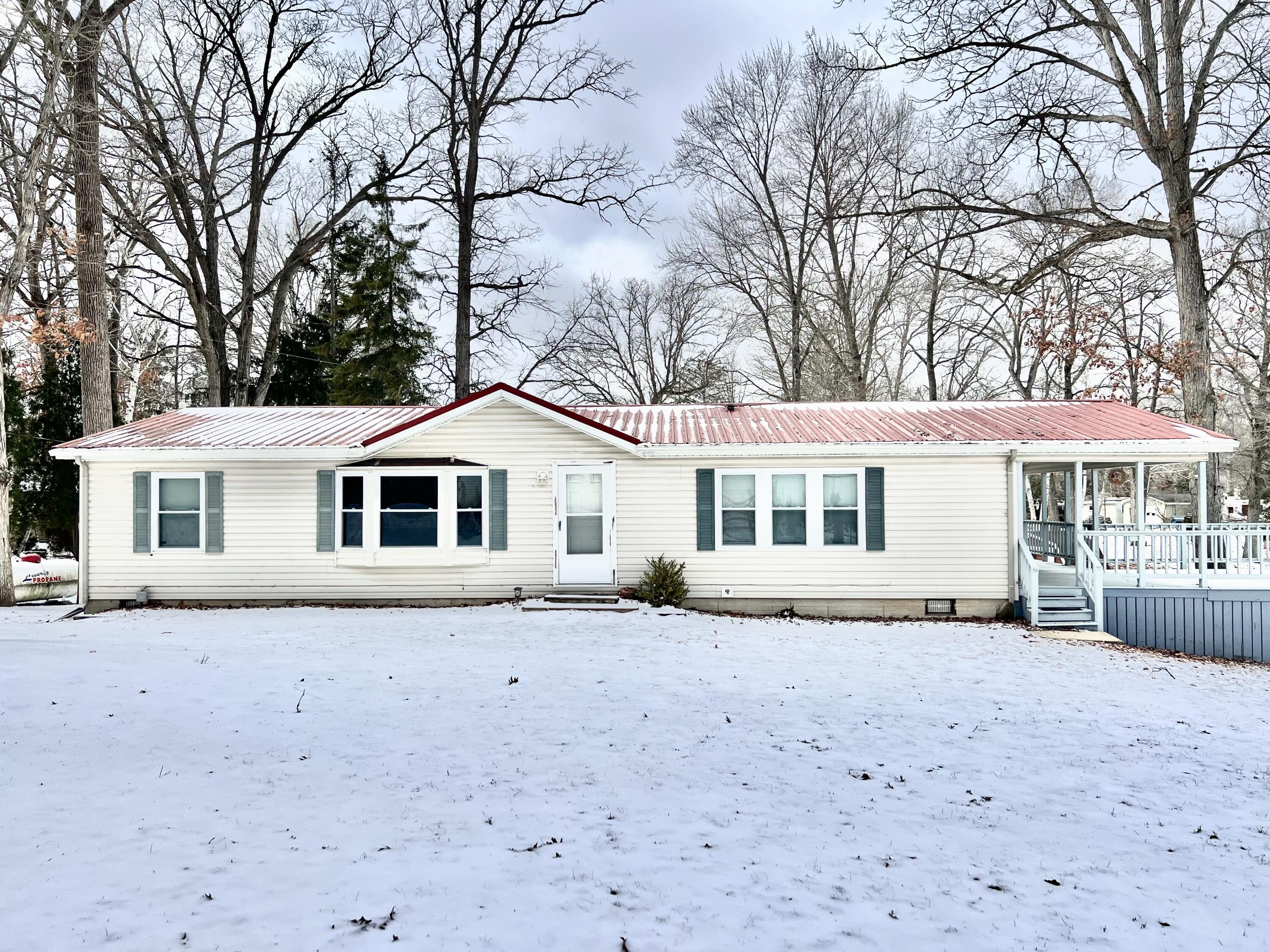 5482 Circle Drive Property Photo 1