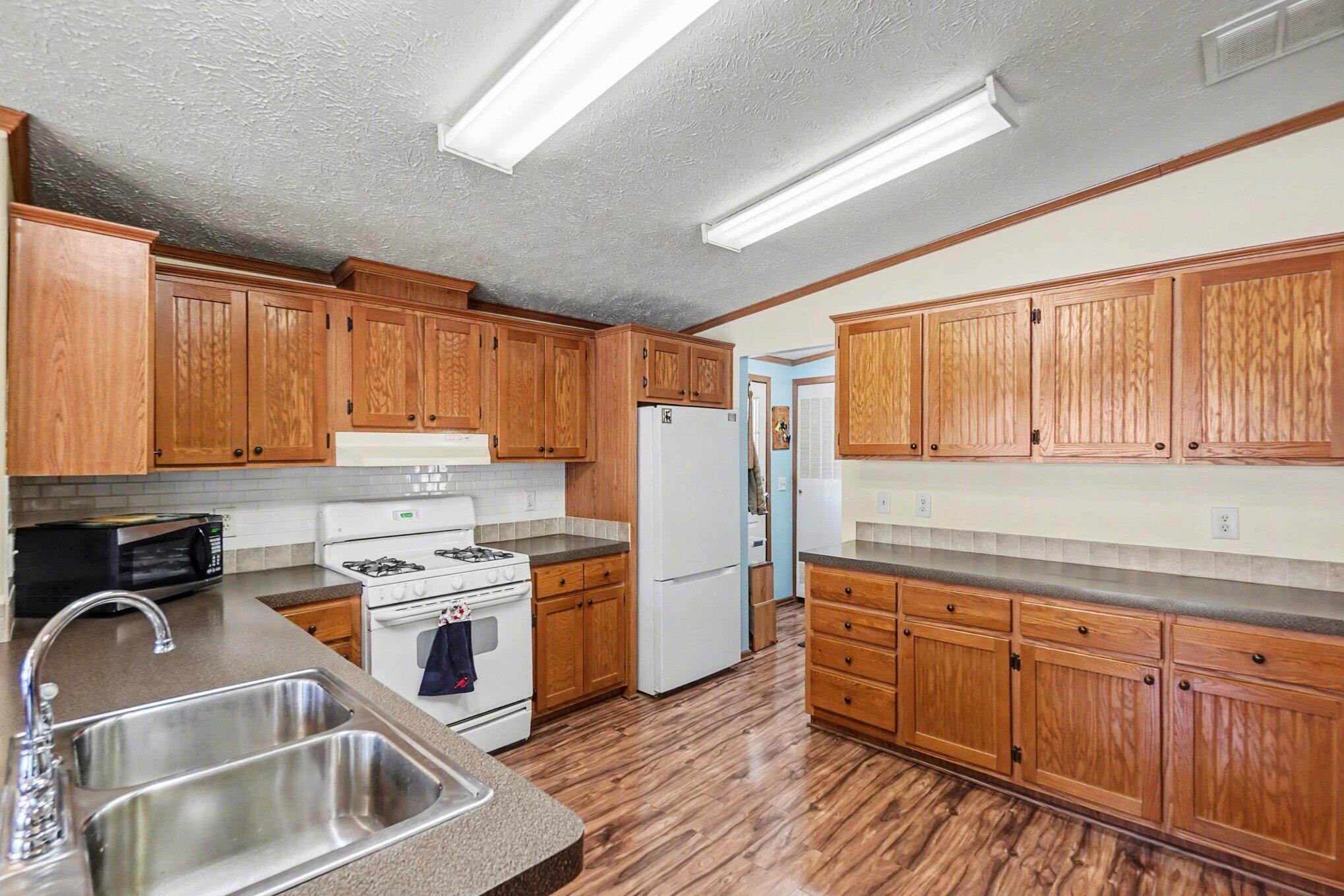 11000 N Wilvan Drive Property Photo 8