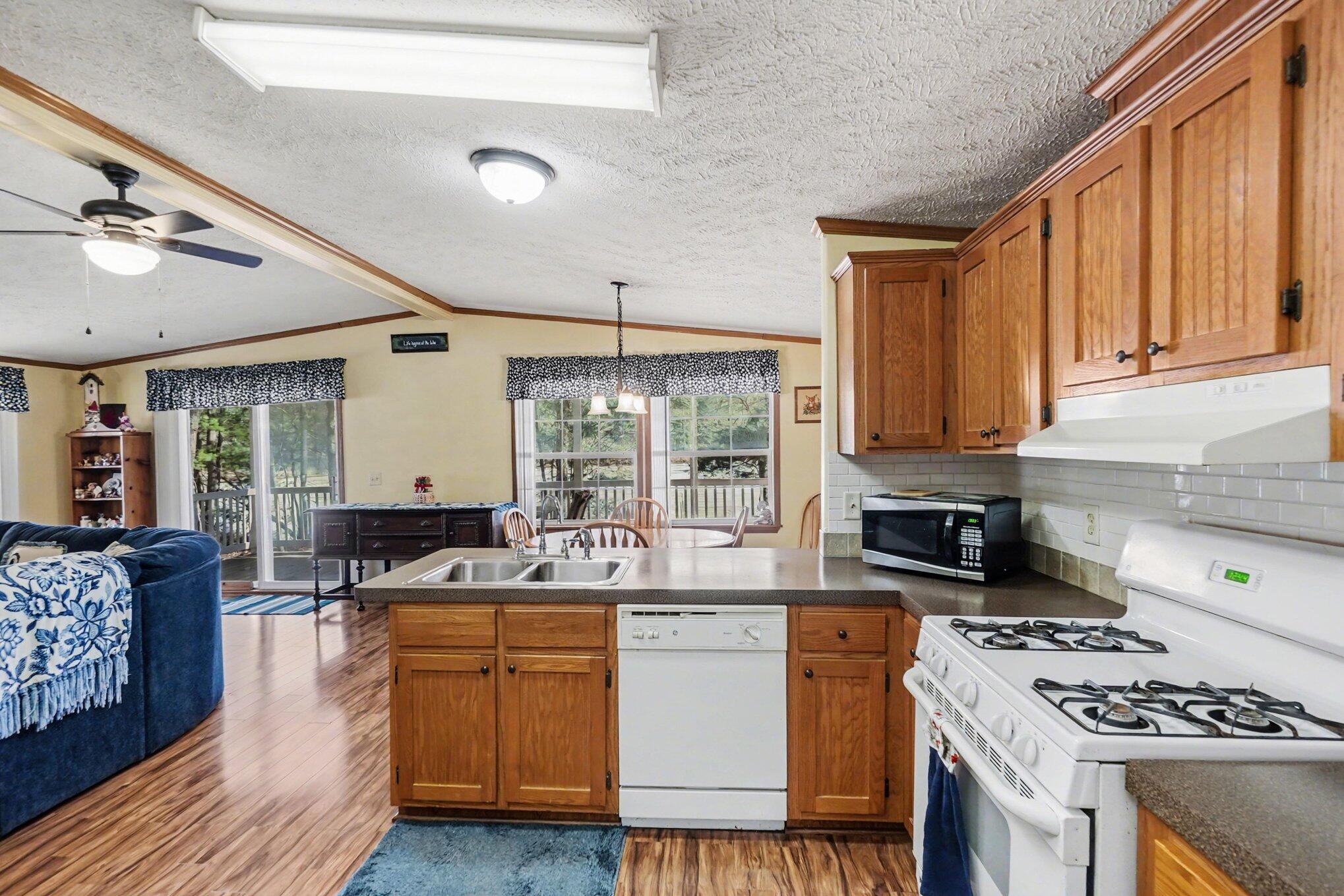 11000 N Wilvan Drive Property Photo 9
