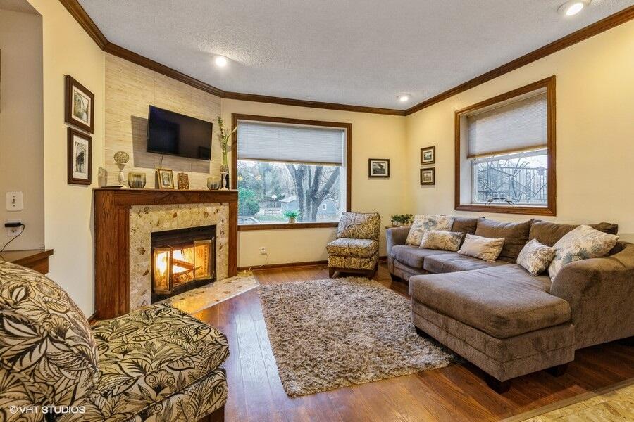 2234 W Glenlord Road Property Photo 3