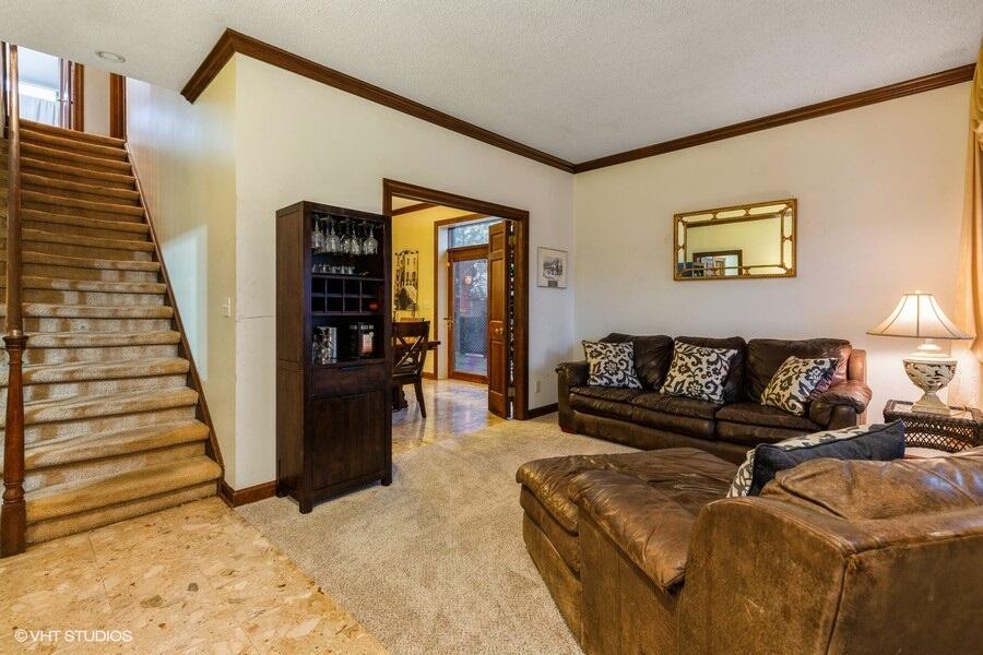 2234 W Glenlord Road Property Photo 8