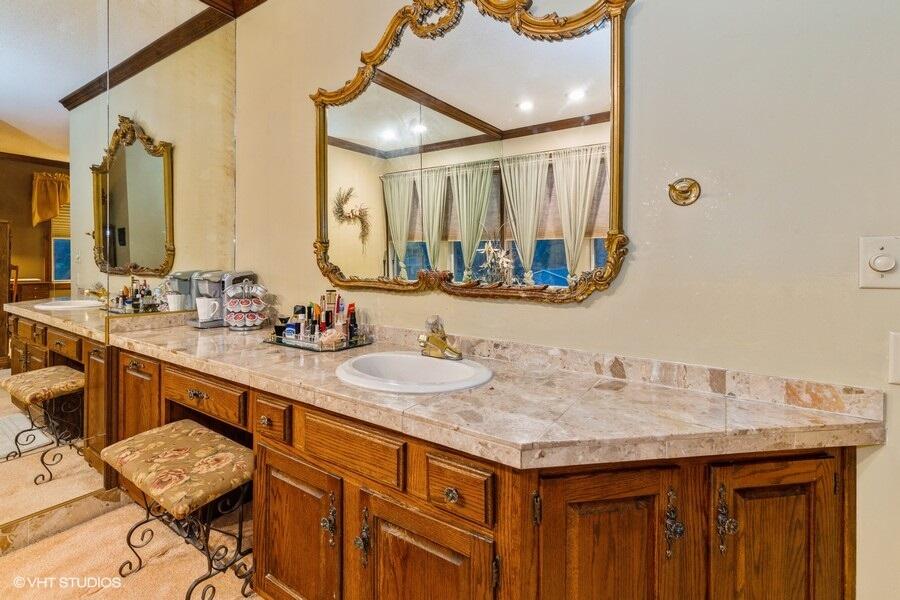 2234 W Glenlord Road Property Photo 10