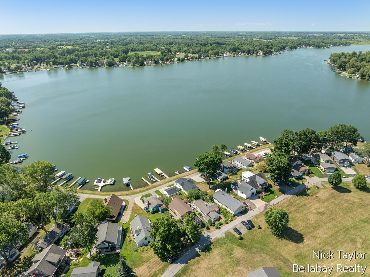 8198 Morrison Lake Gardens Property Photo 3