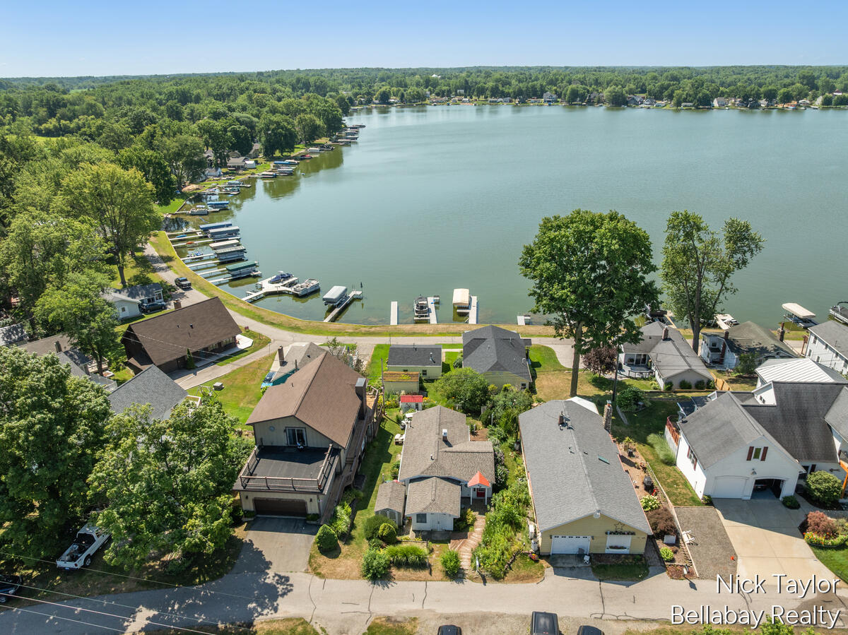 8198 Morrison Lake Gardens Property Photo 6