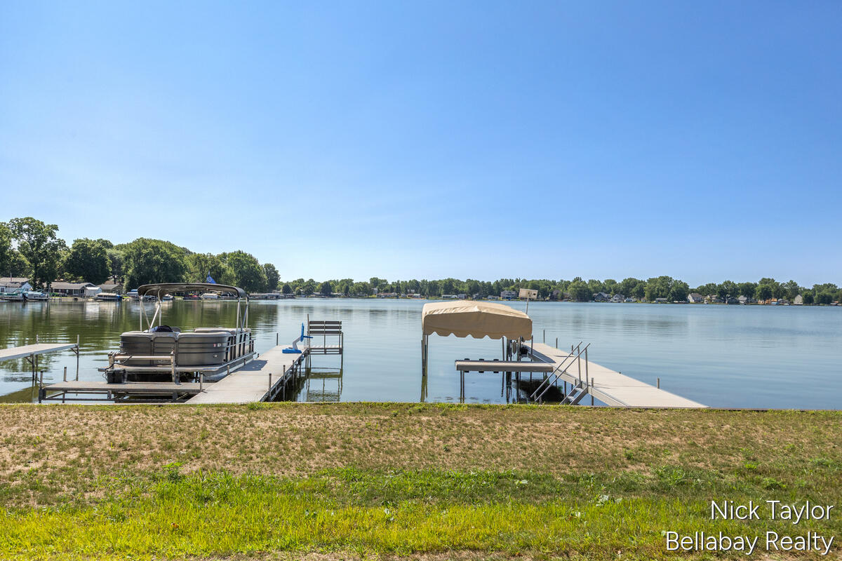8198 Morrison Lake Gardens Property Photo 8