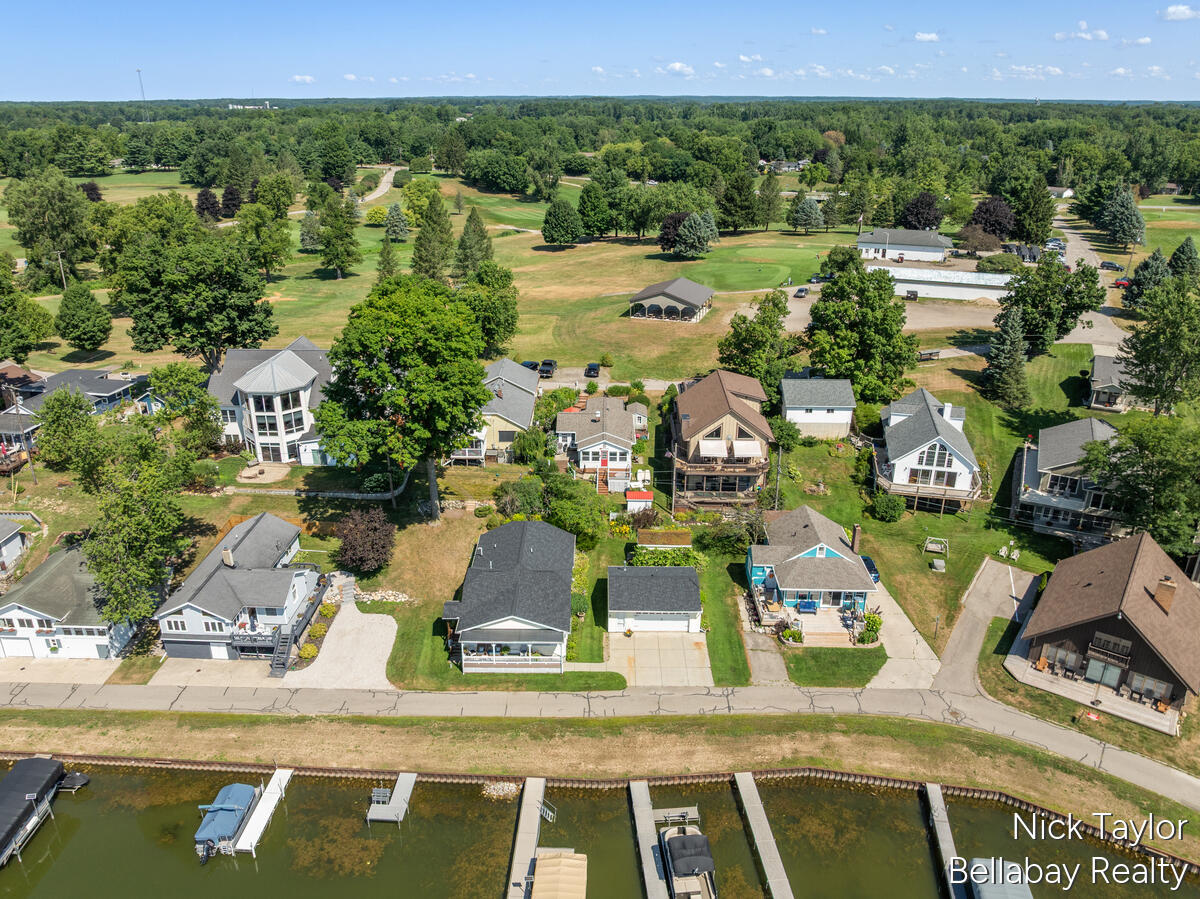 8198 Morrison Lake Gardens Property Photo 32