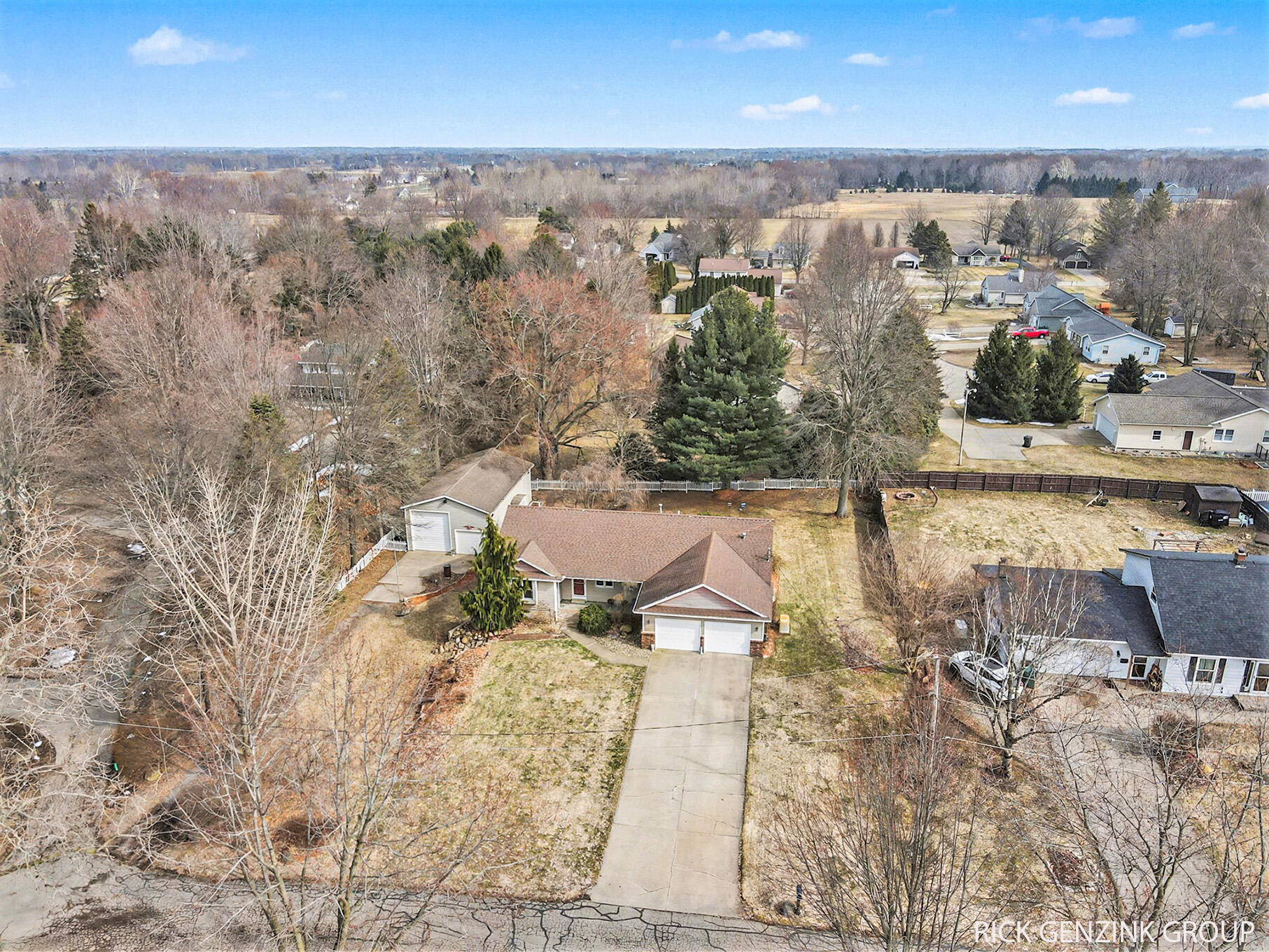 6260 Pine Crest Drive Property Photo 2