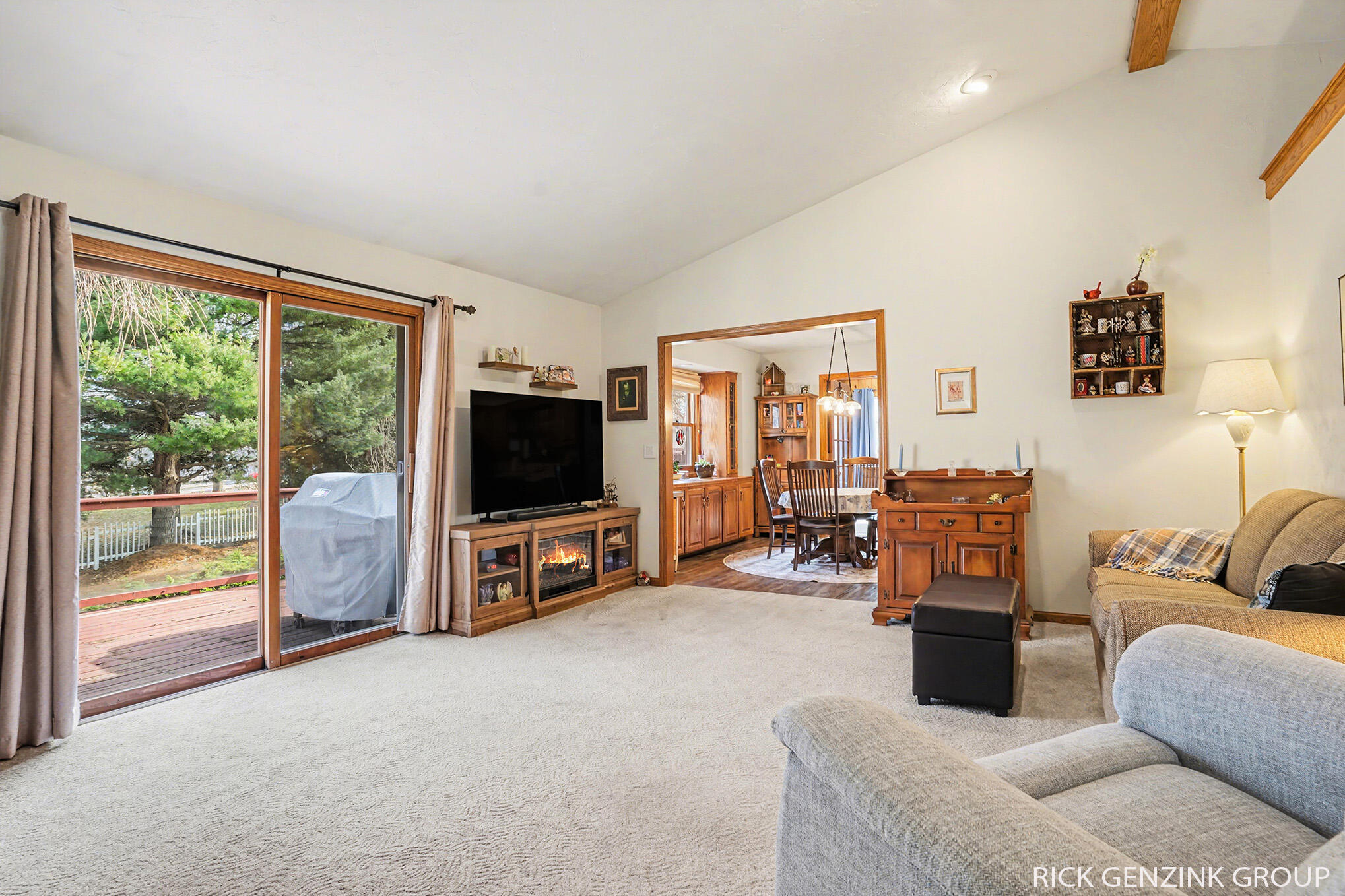 6260 Pine Crest Drive Property Photo 6