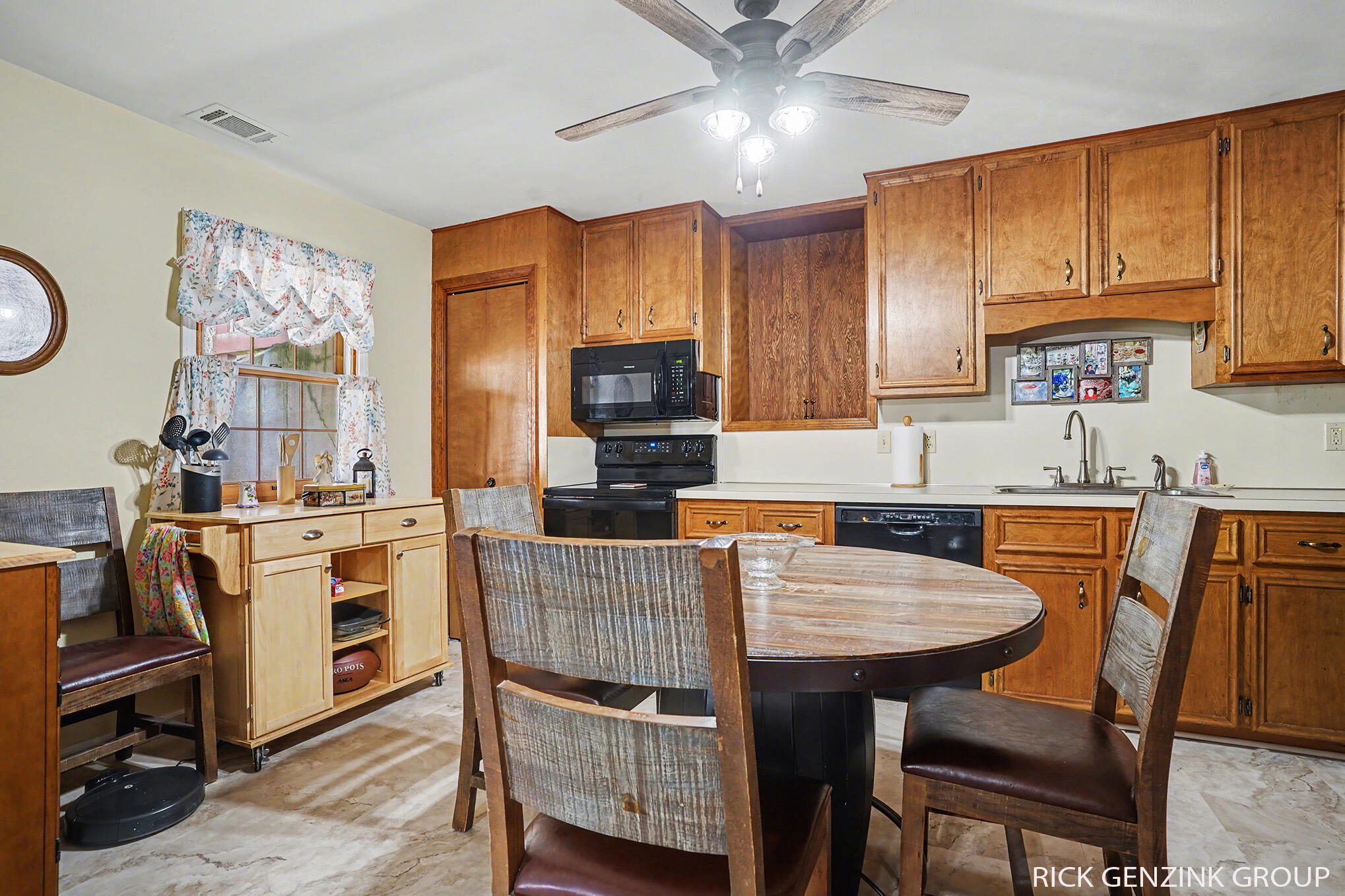 6260 Pine Crest Drive Property Photo 21