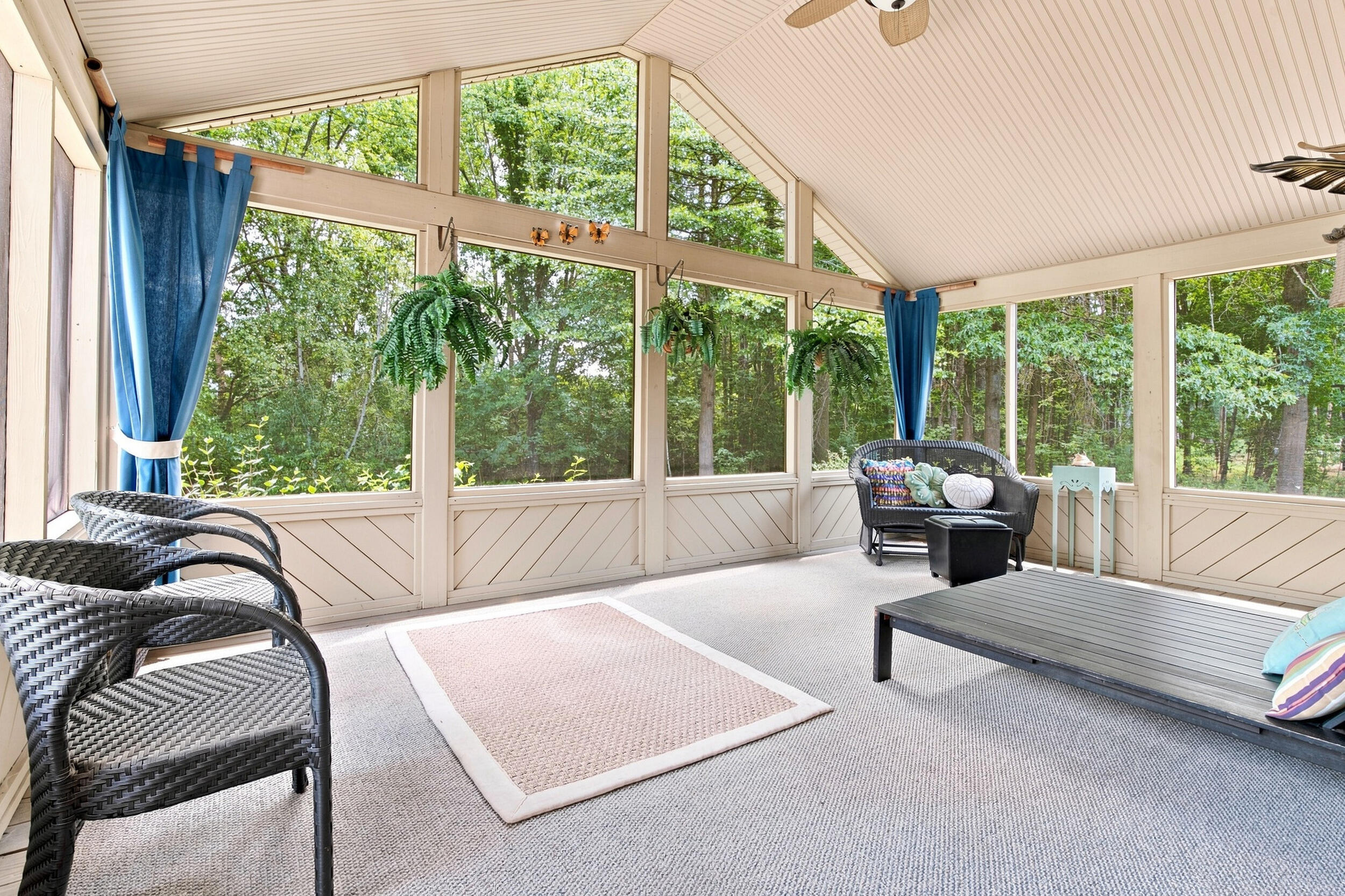 9847 Quail Run Court Property Photo 8