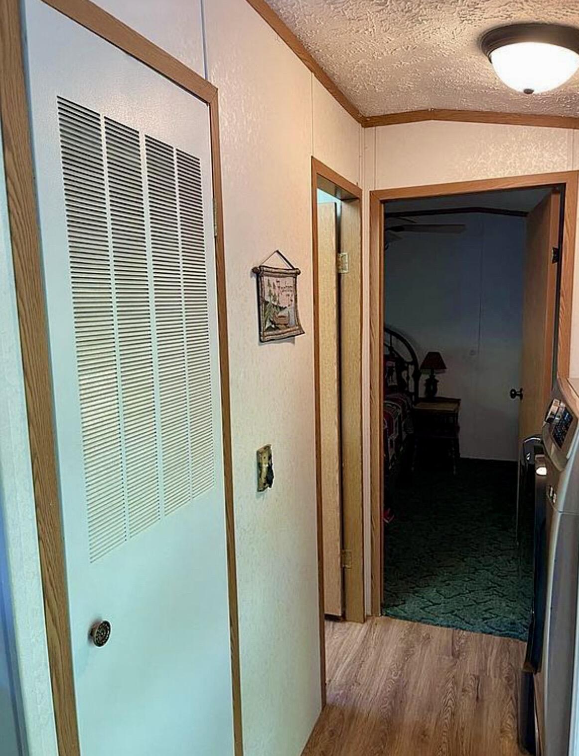 6361 S Outer Loop Drive Property Photo 9