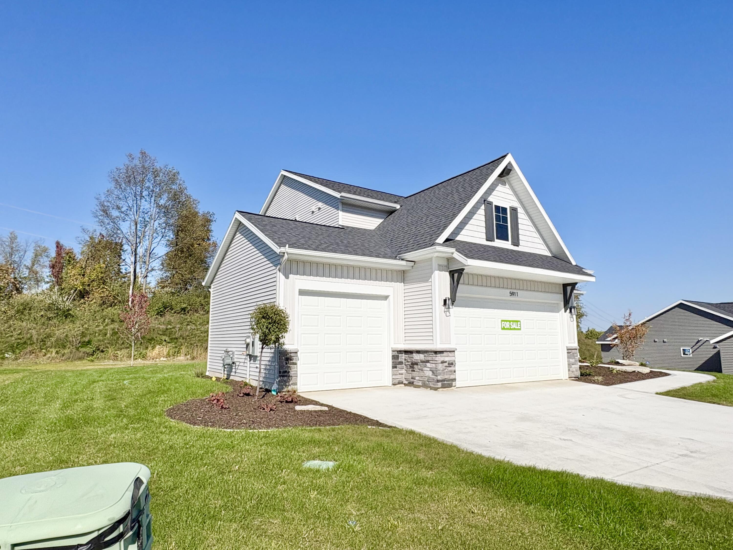 5911 Valley Point Drive Se Property Photo 3