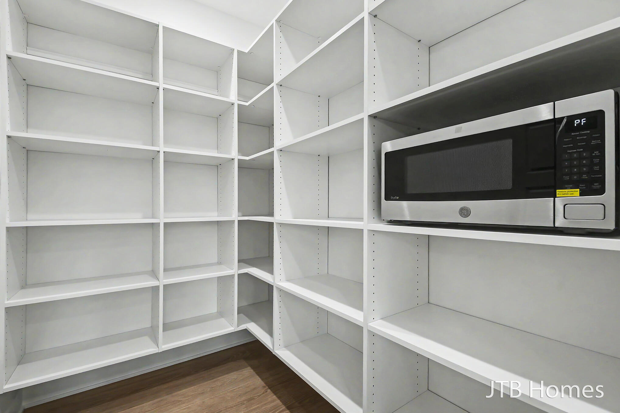 5911 Valley Point Drive Se Property Photo 15