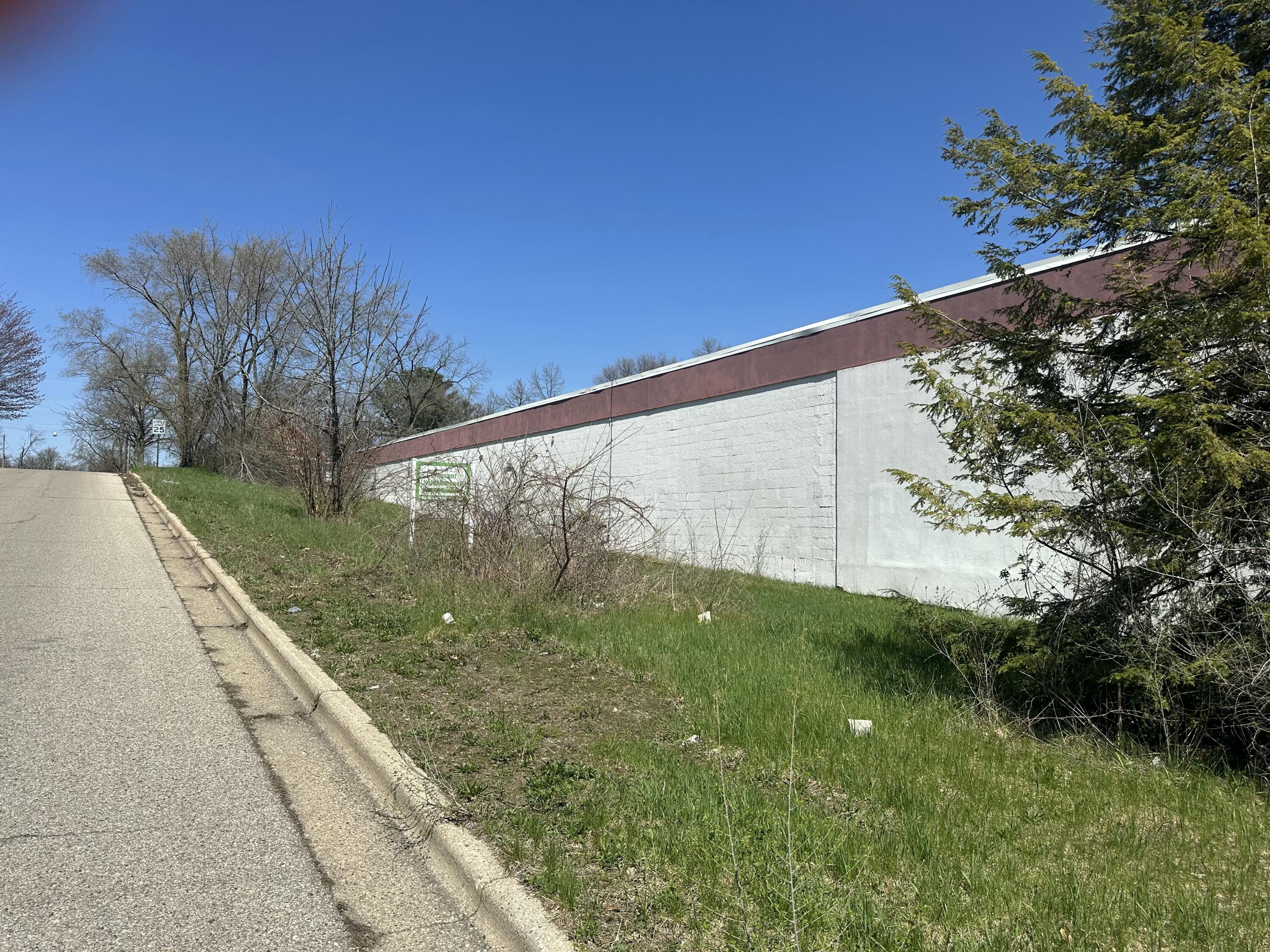 40 E Norton Avenue Property Photo 4
