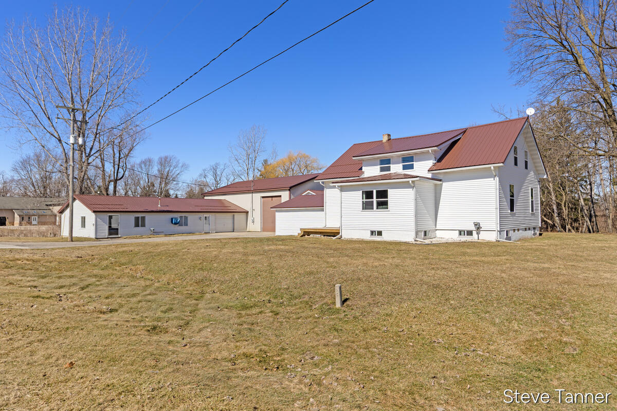 5423 E Howard City-edmore Property Photo 3