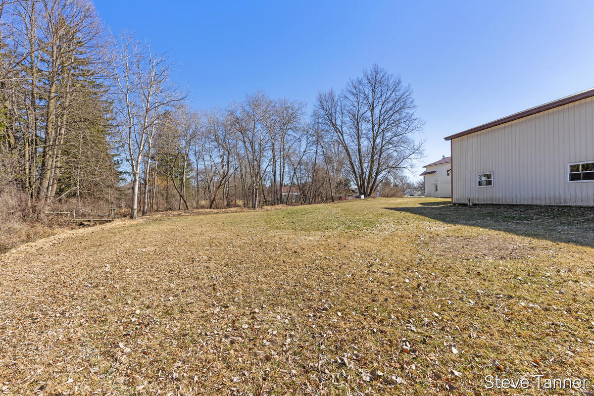 5423 E Howard City-edmore Property Photo 11