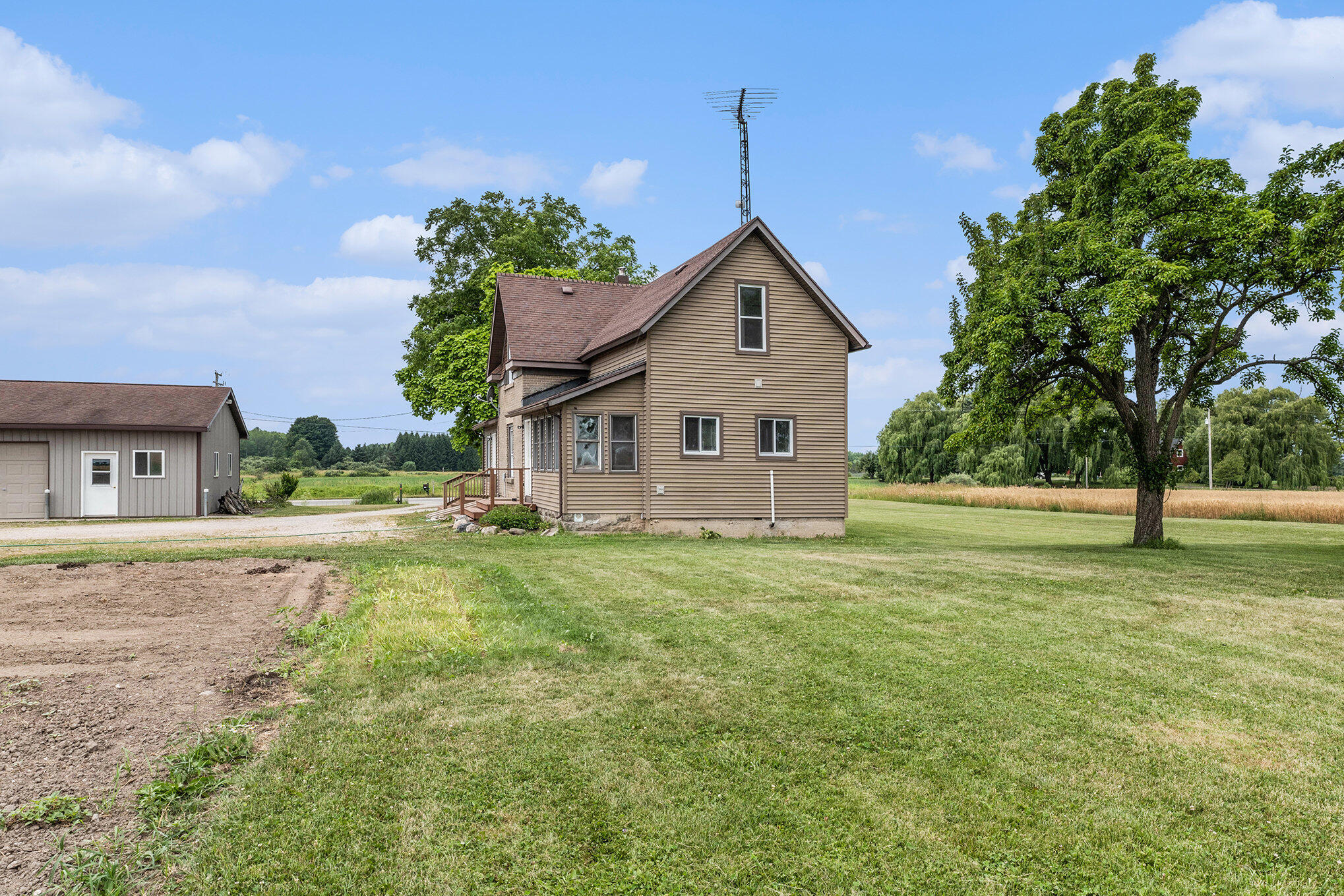 5818 Us Highway 31 Property Photo 1