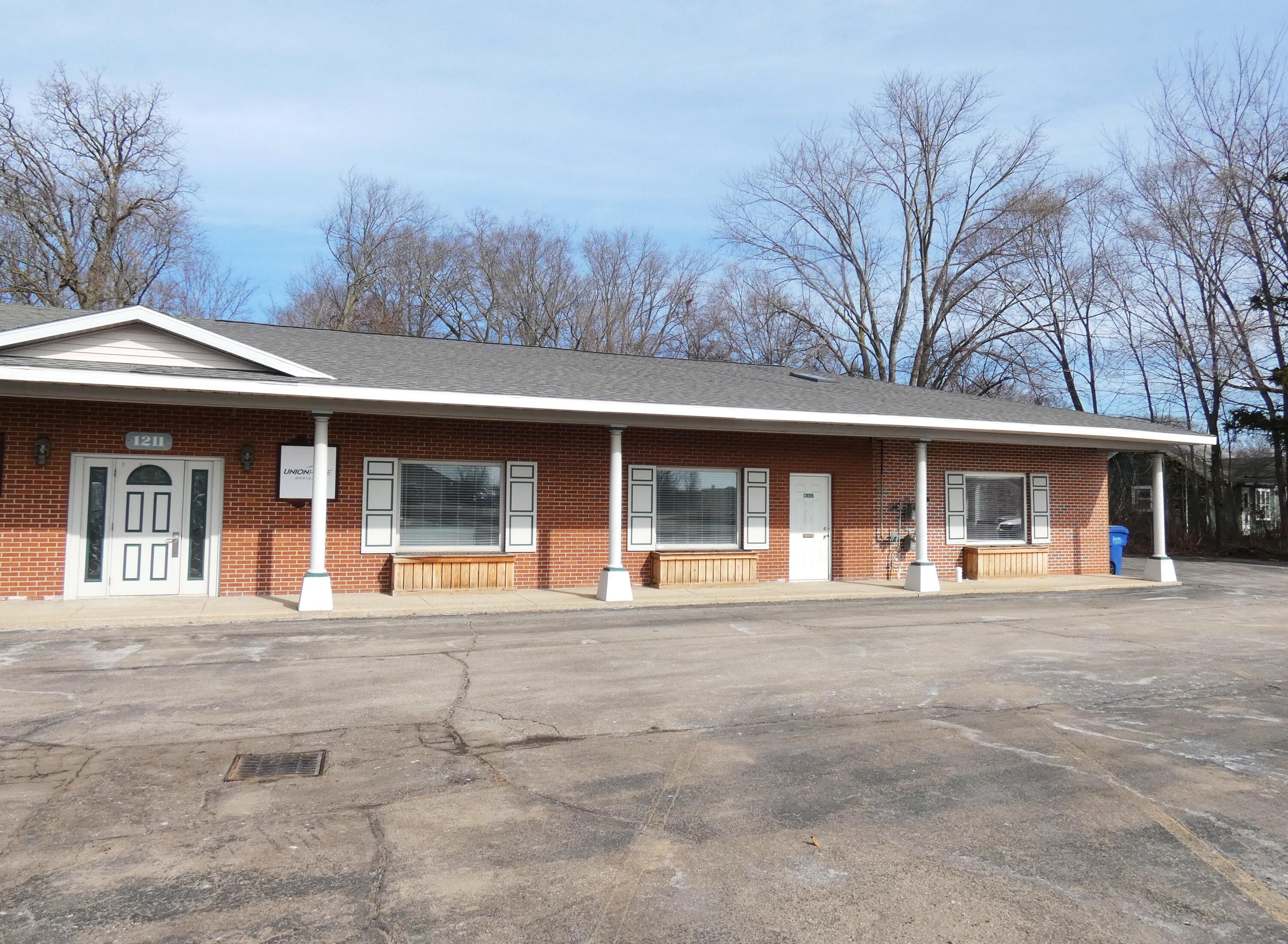 1211 E Napier Avenue Property Photo 1
