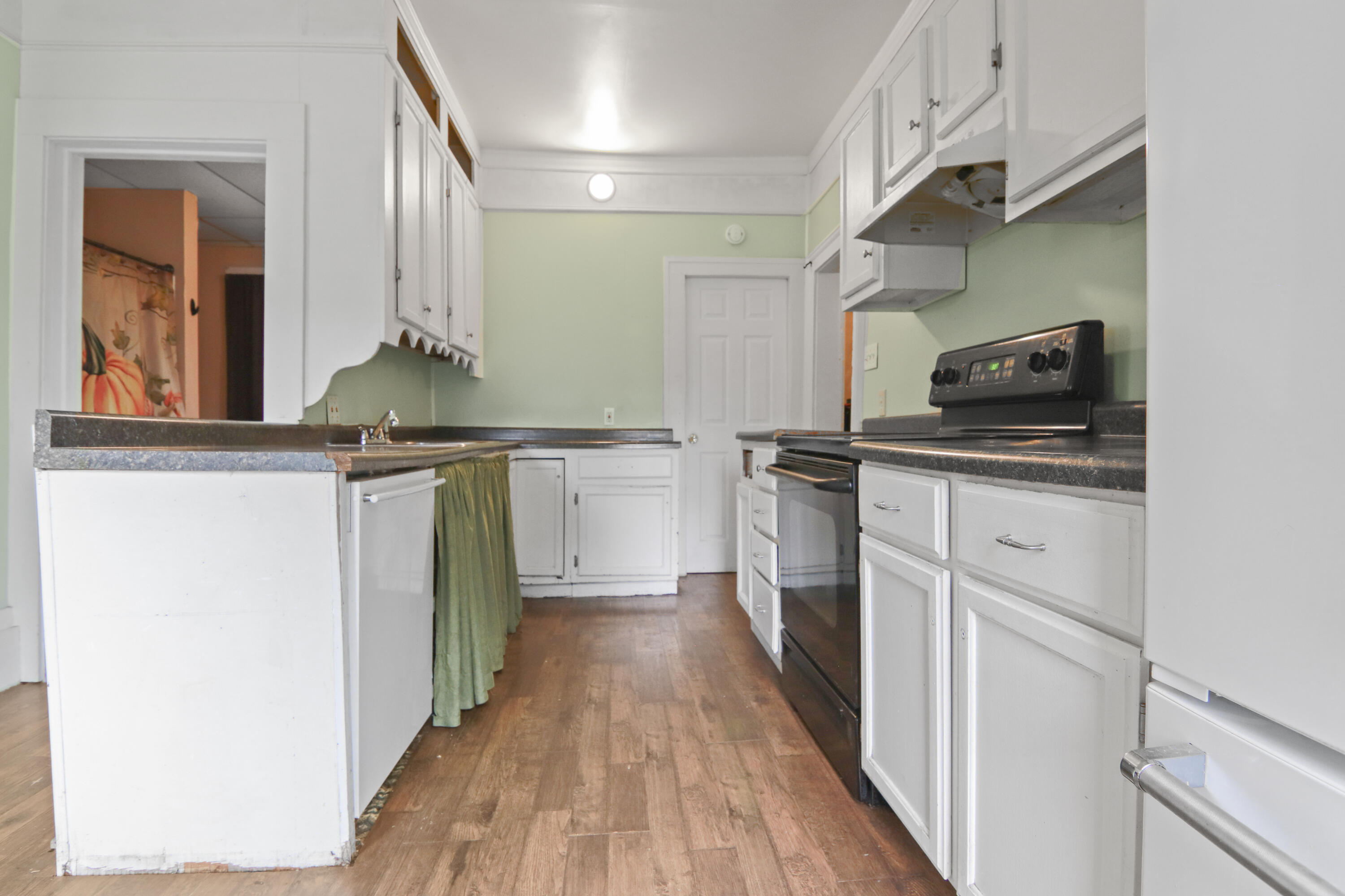 112 Howard Street Property Photo 8